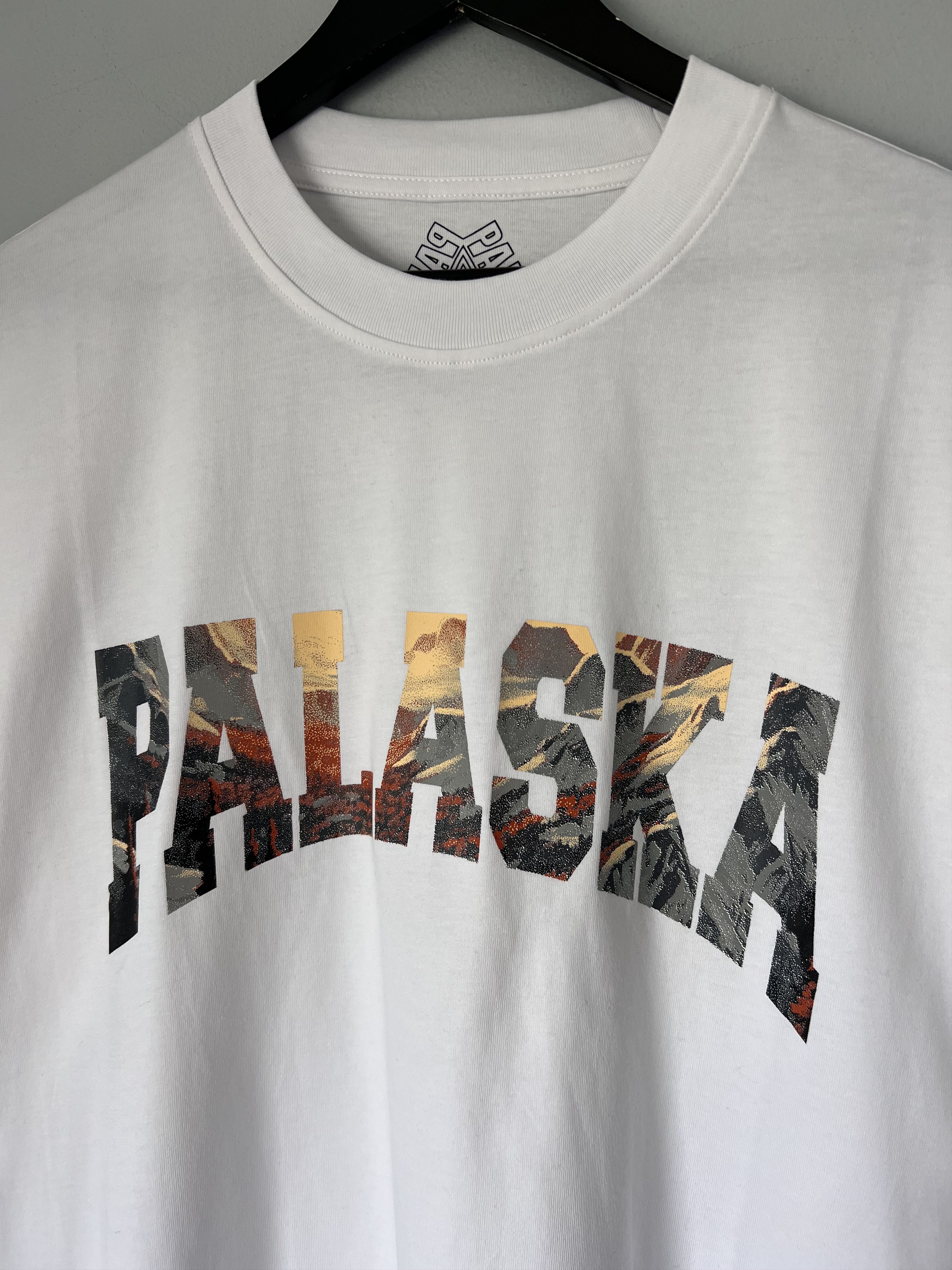 Palace Palace Palaska Tee in White Size US XL / EU 56 / 4 - 2 Thumbnail