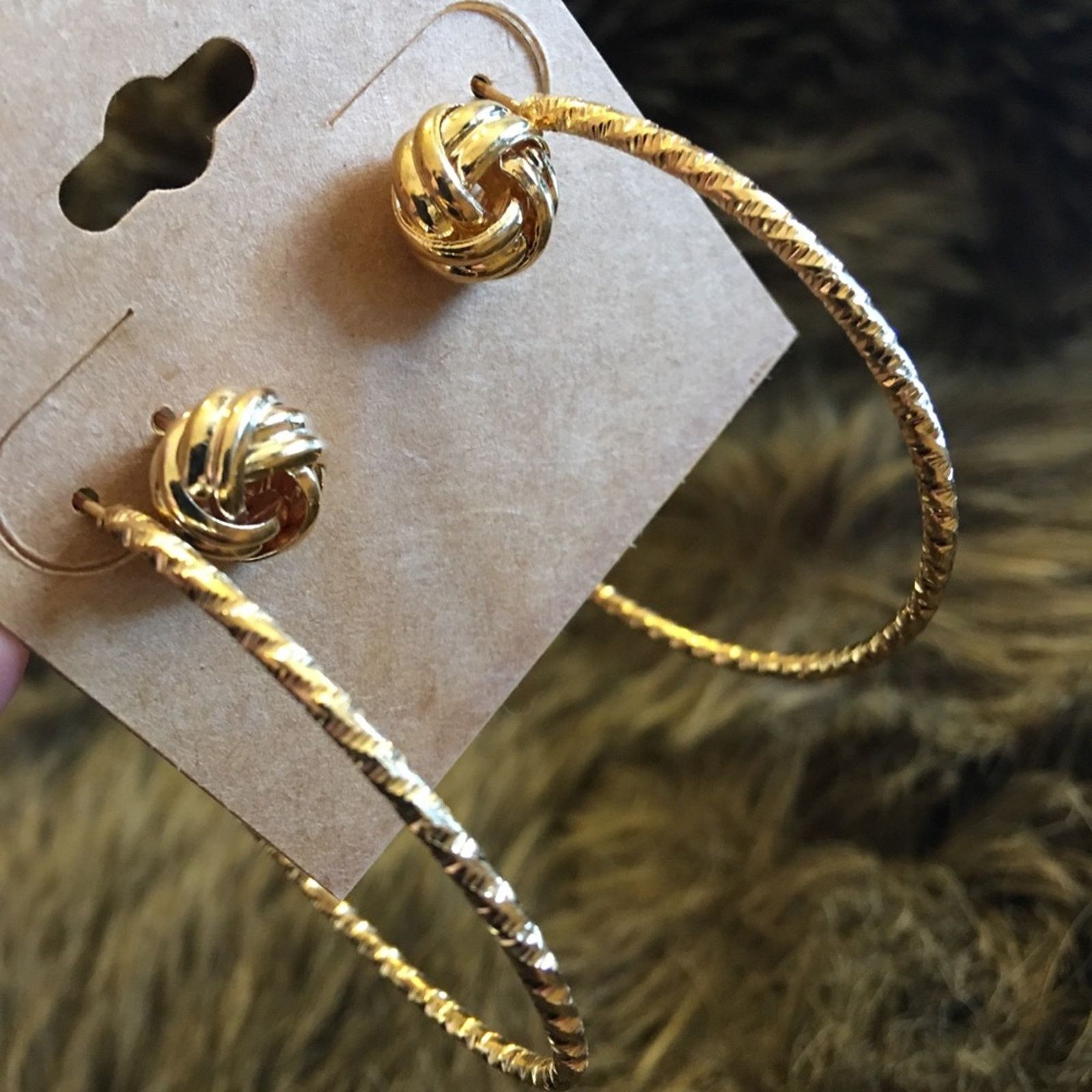 Jewelry 2 pairs gold tone fashion earrings Size ONE SIZE - 3 Thumbnail