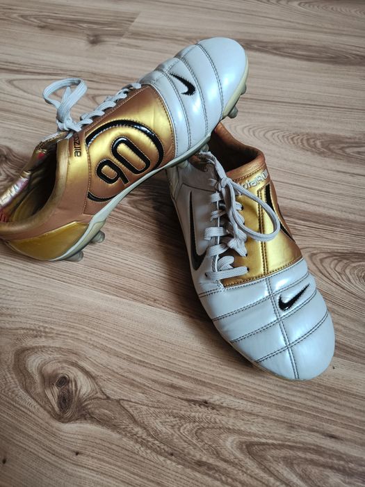 nike total 90 gold