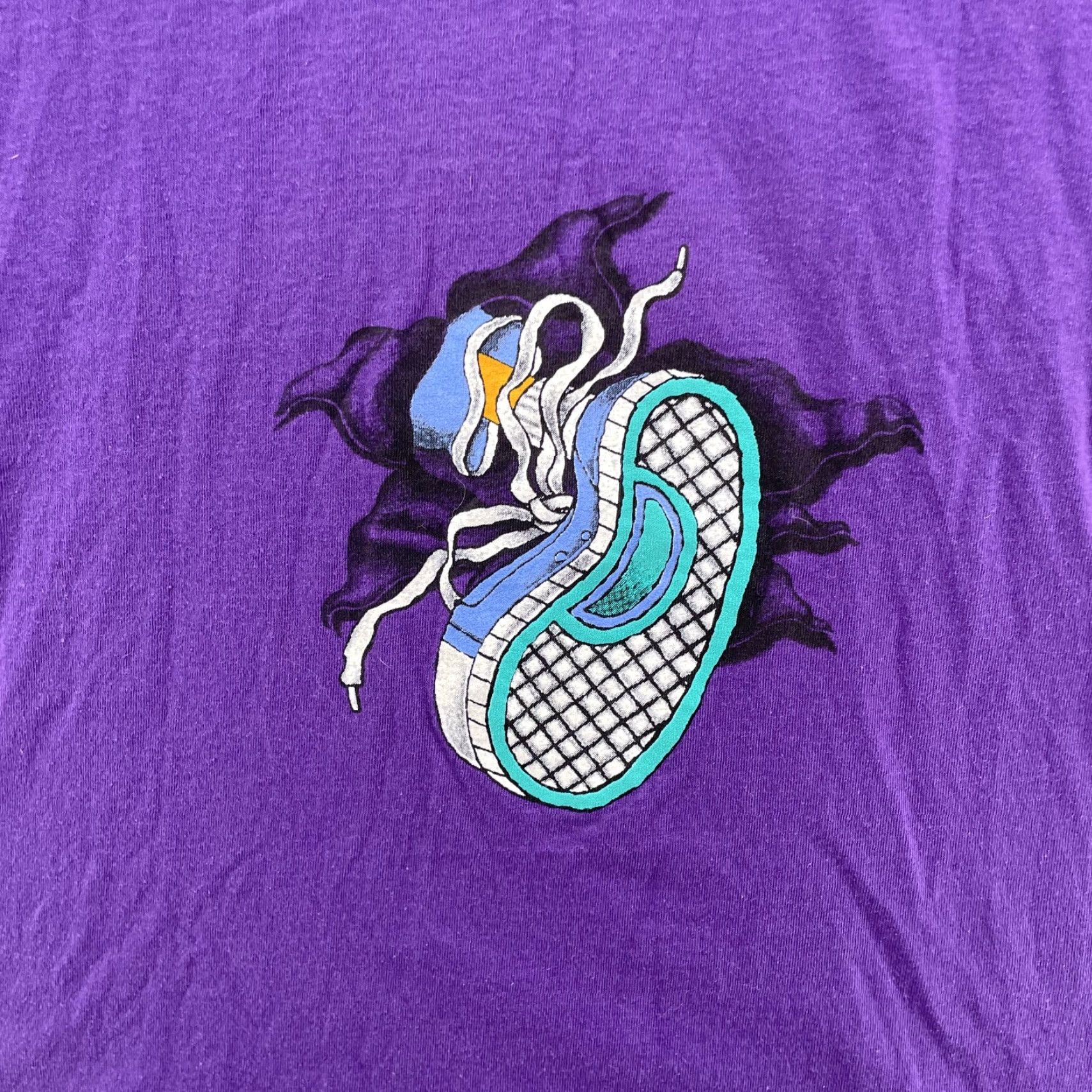 Delta VINTAGE Delta T-Shirt XL Purple Sportswear Tweety Retro 90's USA Made Graphic Print Size US XL / EU 56 / 4 - 7 Thumbnail