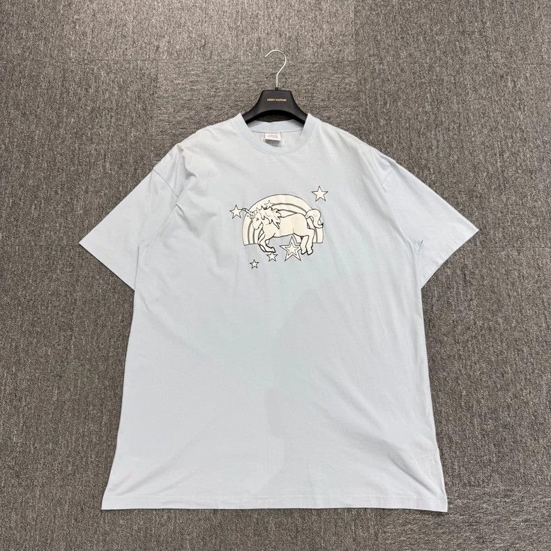 Vetements Vetements Unicorn Short Sleeve Size US S / EU 44-46 / 1 - 1 Thumbnail
