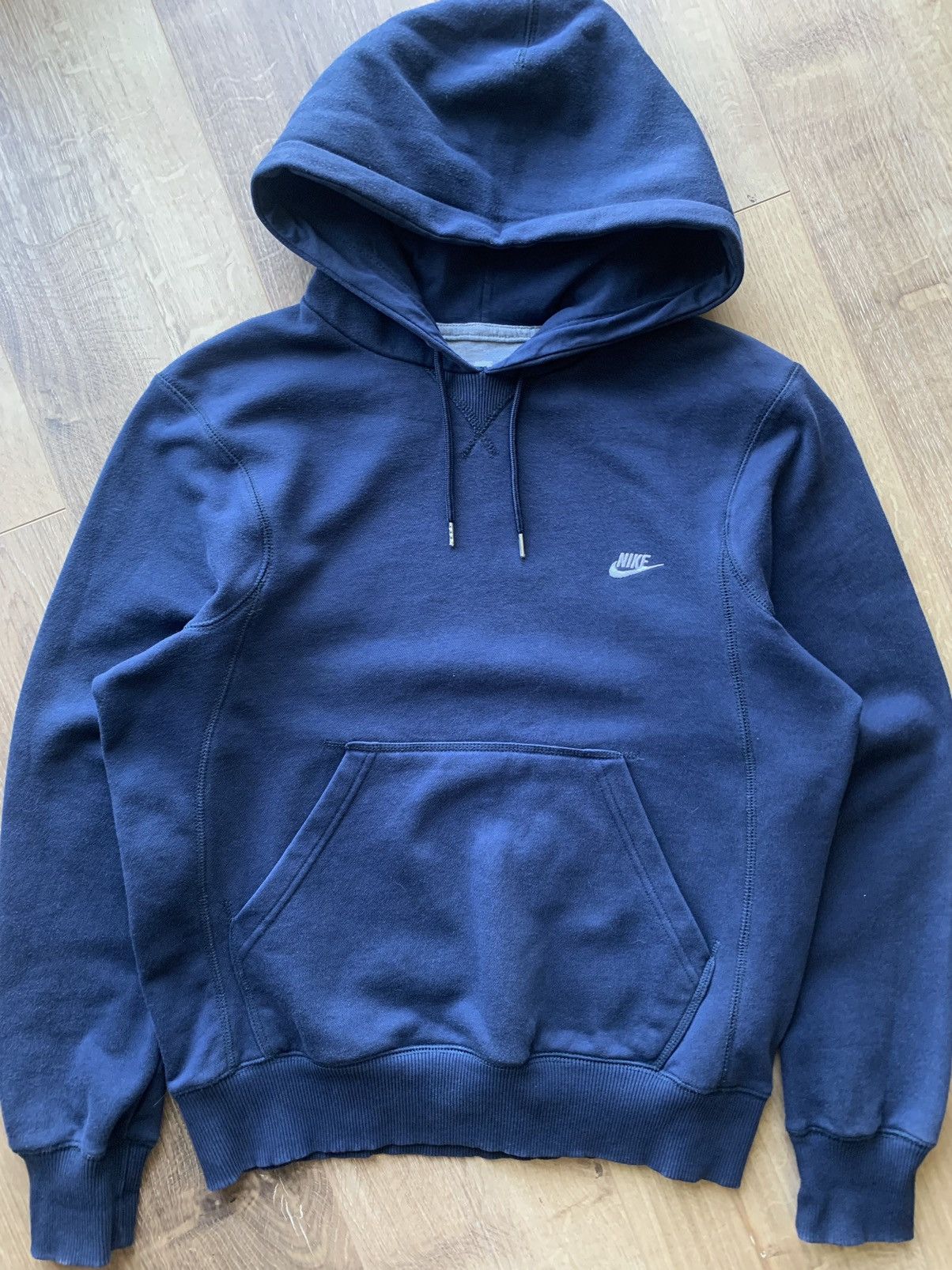 Nike Vintage Nike embroidered Swoosh hoodie Size US S / EU 44-46 / 1 - 3 Thumbnail