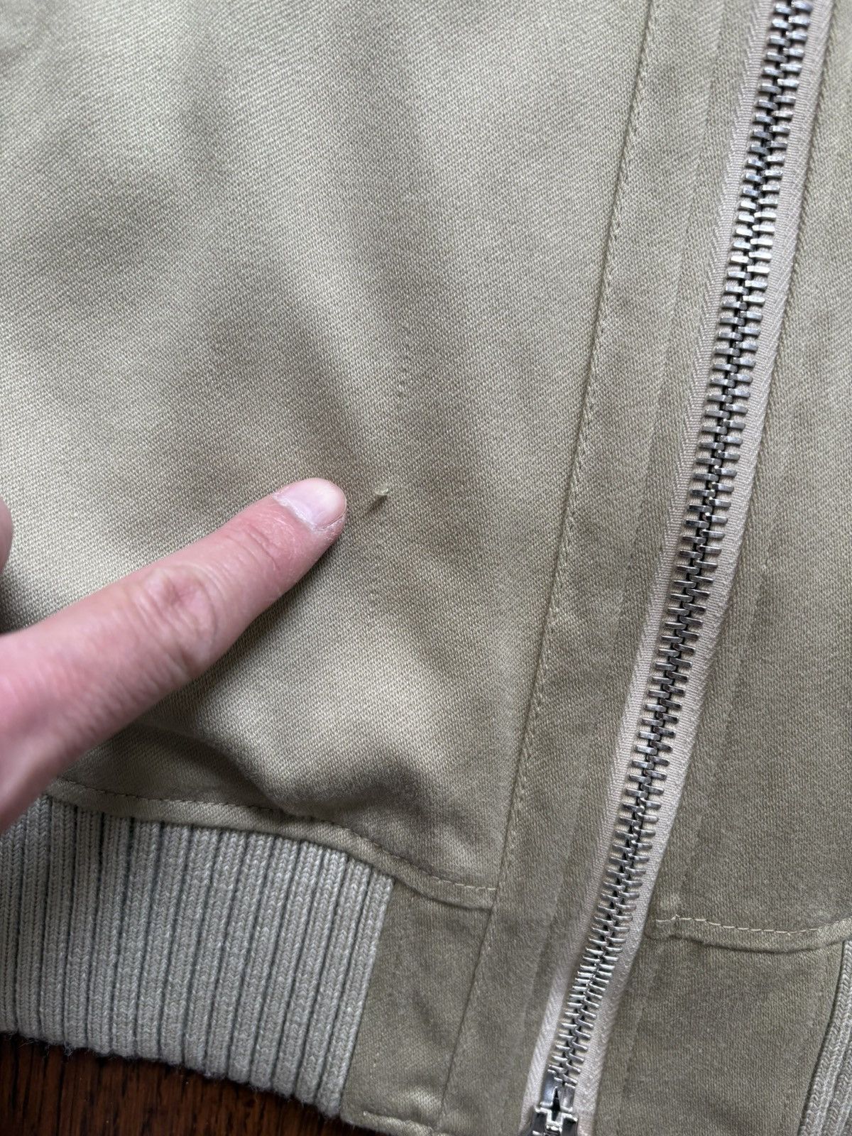 Burberry Burberry Cotton Sateen Bomber Jacket w Shearling Collar 2024 Size US XL / EU 56 / 4 - 4 Thumbnail