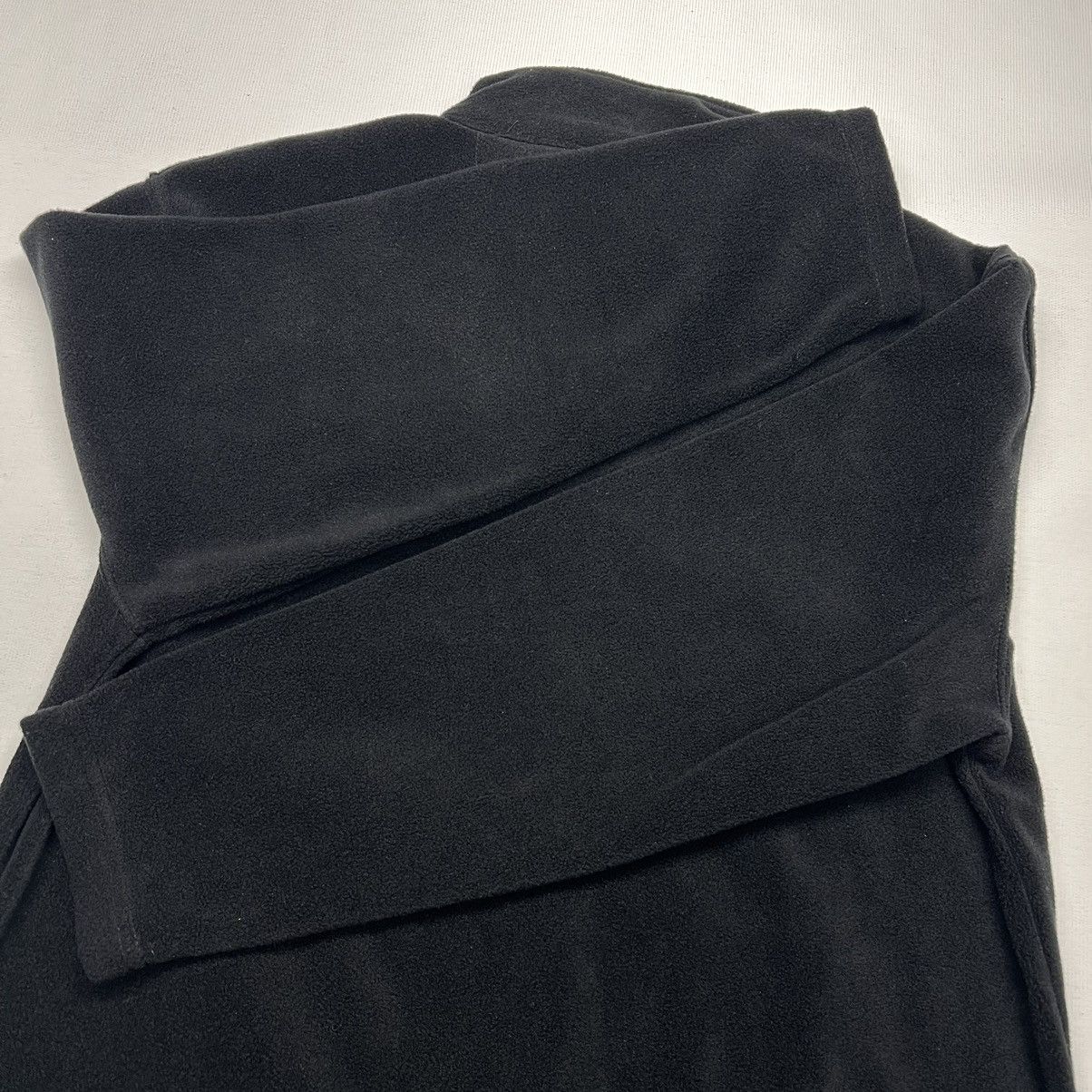 Vintage VTG Hilton Casinos Sweatshirt Black Fleece Pullover Y2K Size US XL / EU 56 / 4 - 11 Thumbnail