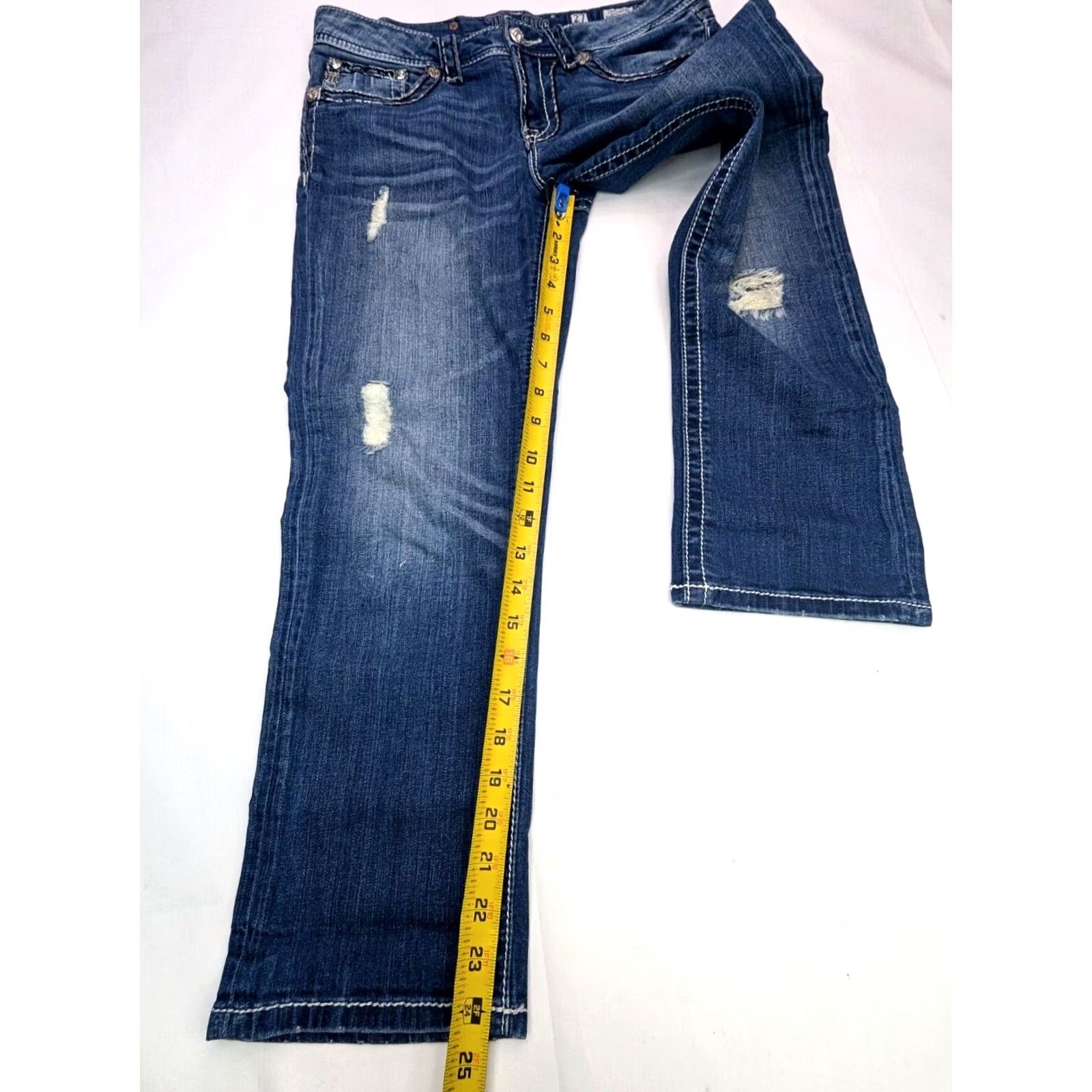 Miss Me Miss Me Boyfriend Capri Jeans Women 27 32x24 Distressed Embellished JB5014P Capri Jeans Women Distressed Embellished 32x24 Miss Me JB5014P Boys? Size 27" / US 4 / IT 40 - 3 Thumbnail