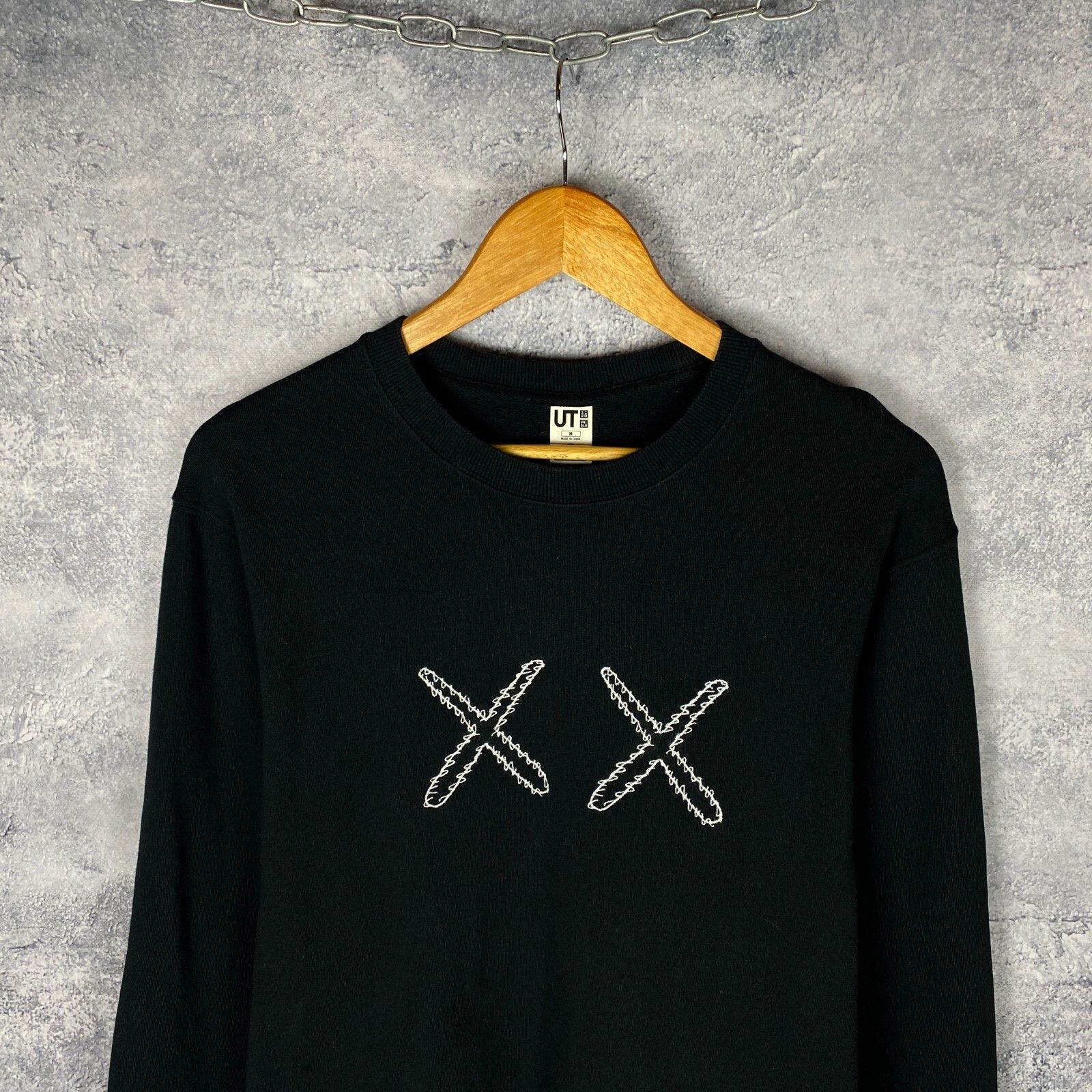 Uniqlo Uniqlo Kaws Sesame Street Sweatshirt Men's Size M Black ` Size US M / EU 48-50 / 2 - 2 Thumbnail