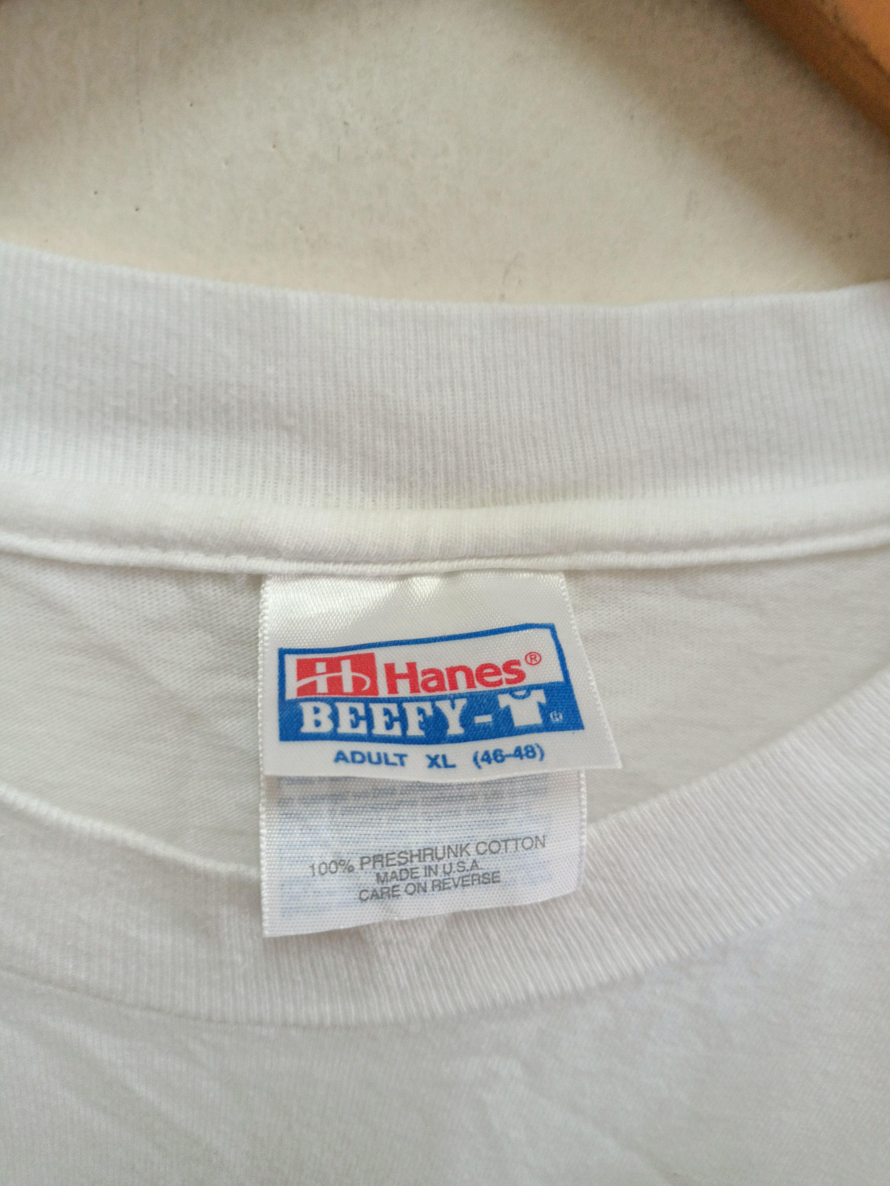 Hanes Vintage LeSportsac Made in USA t-shirt Size US XL / EU 56 / 4 - 4 Thumbnail