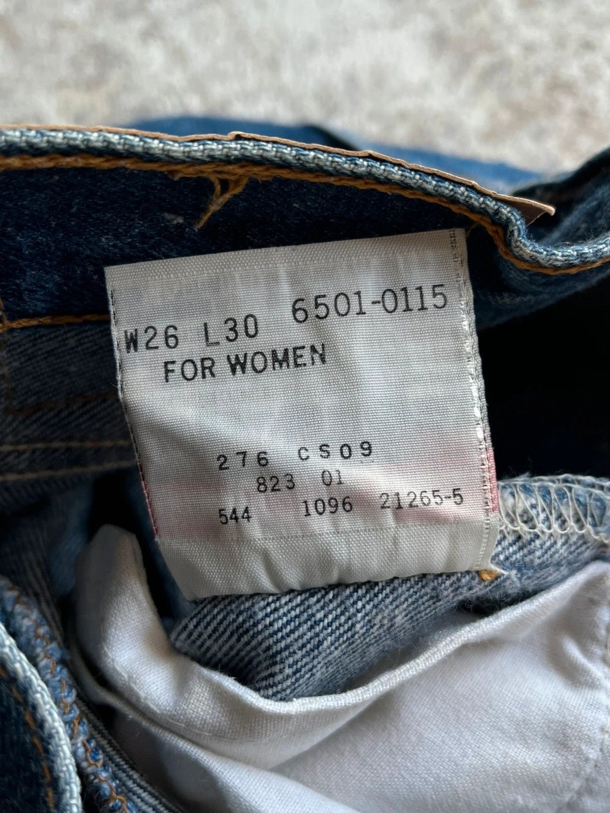 Levi's Levi’s Made in USA Vintage 1996 Sz W 26 L 30 Rare Size 26" / US 2 / IT 38 - 6 Thumbnail
