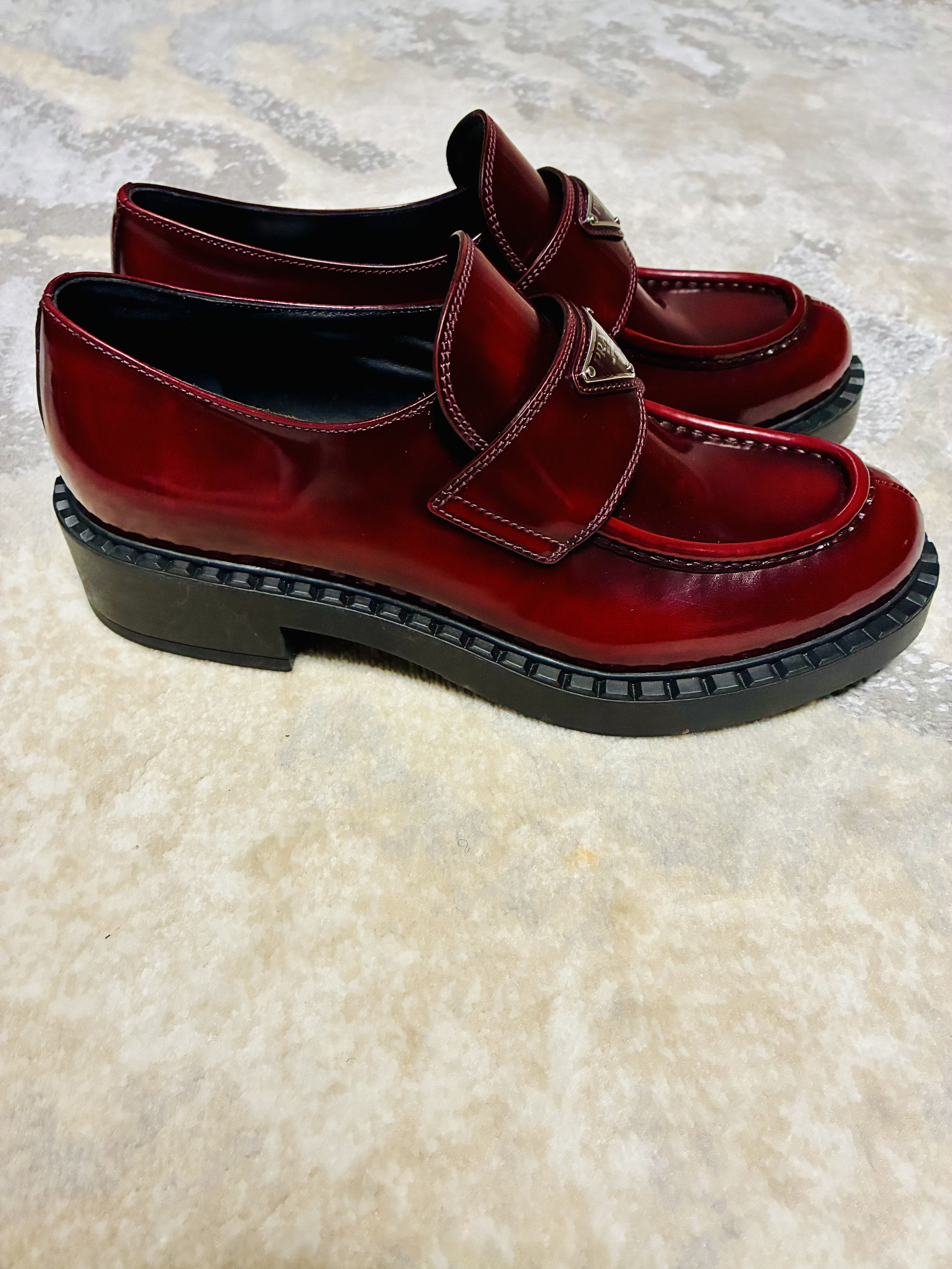 Prada Prada Burgundy Loafers EU41 Size US 11 / IT 41 - 2 Thumbnail