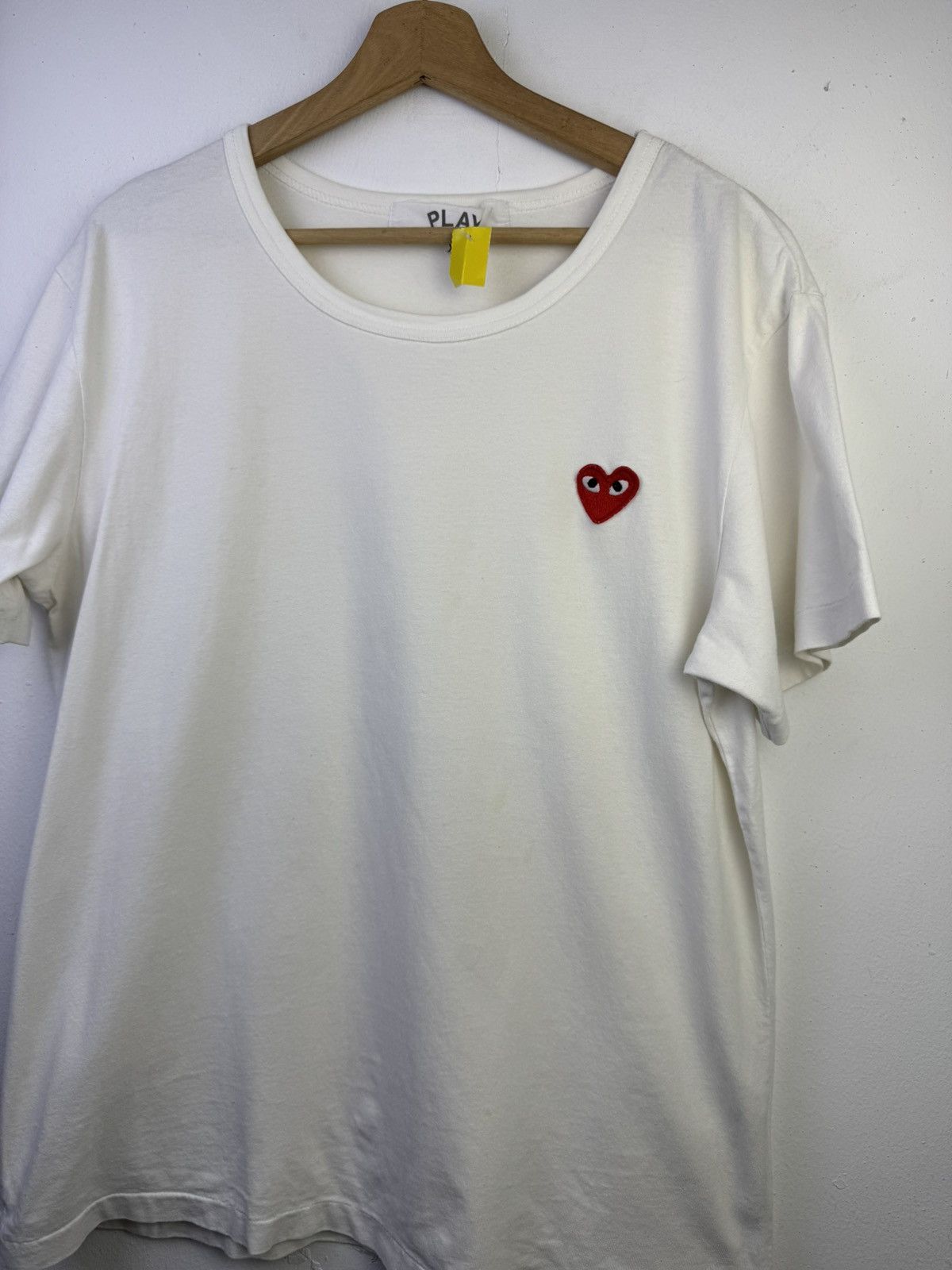 Comme des Garcons PLAY Comme des Garçons Play white T-shirt with a red heart logo Size US XL / EU 56 / 4 - 3 Thumbnail
