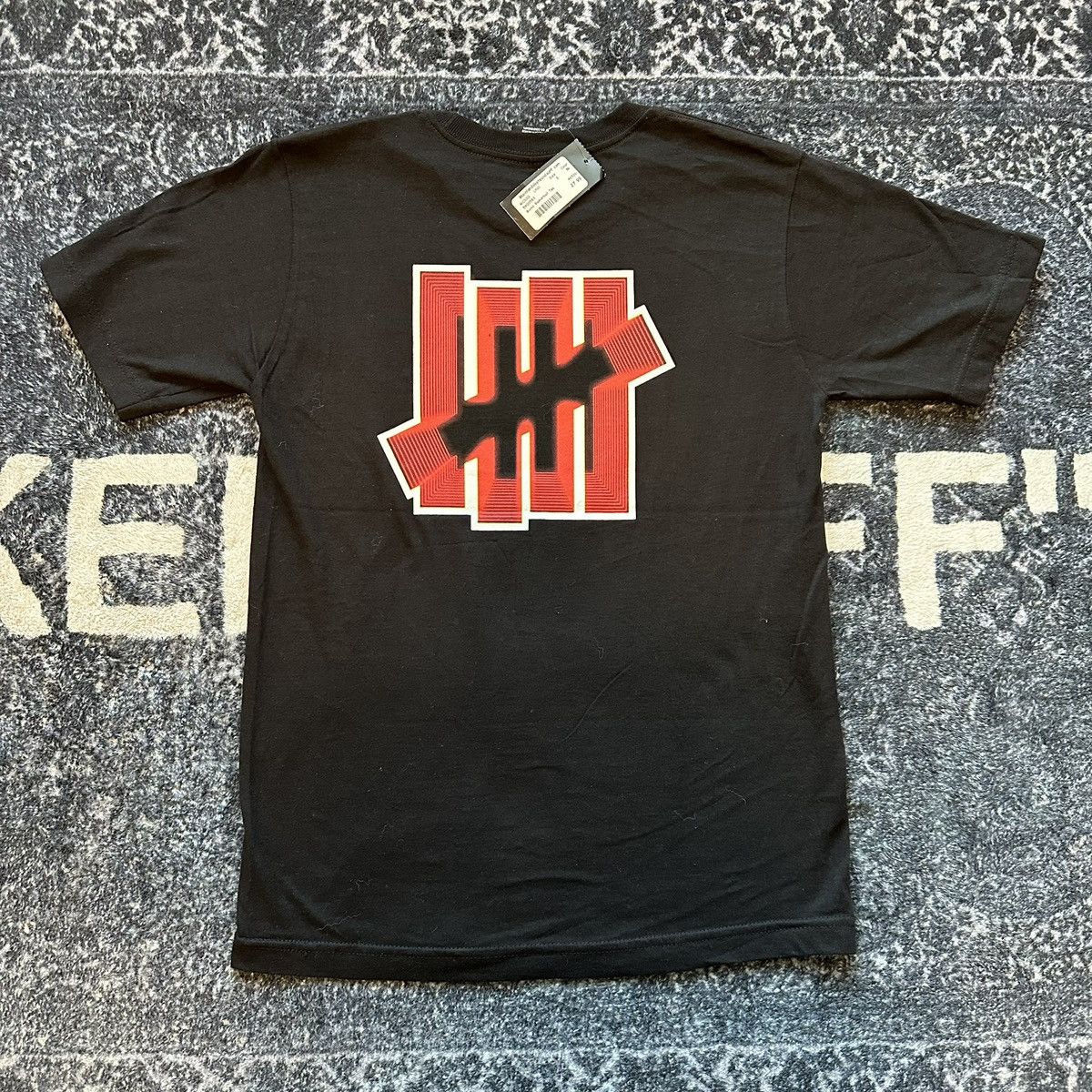Undefeated Undefeated Bionic Basketball Graphic Tee Black Red Brand New Size US S / EU 44-46 / 1 - 2 Thumbnail