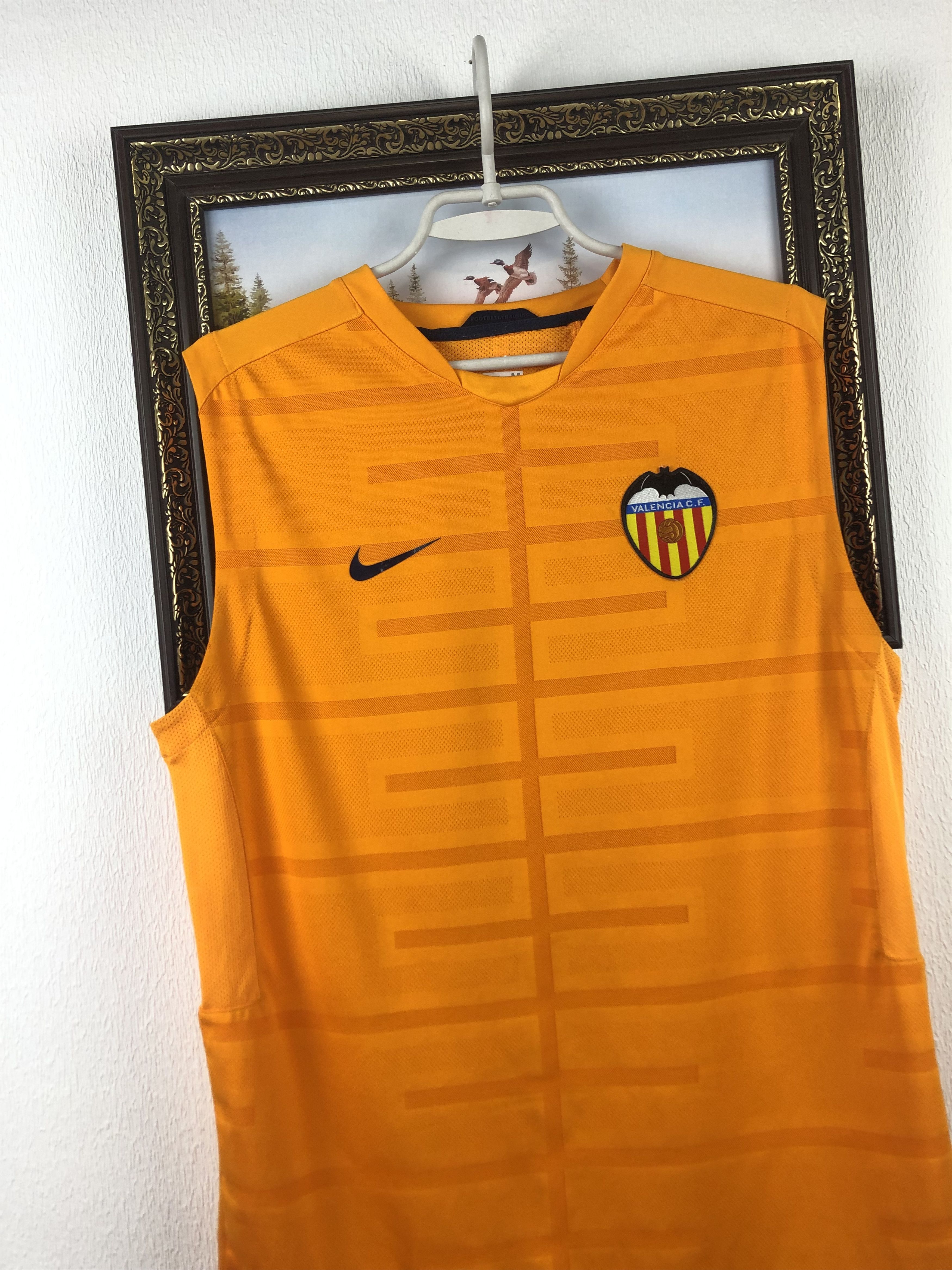 Nike Vintage Nike Valencia Football Shirt Vest Soccer Jersey Rare Size US M / EU 48-50 / 2 - 3 Thumbnail