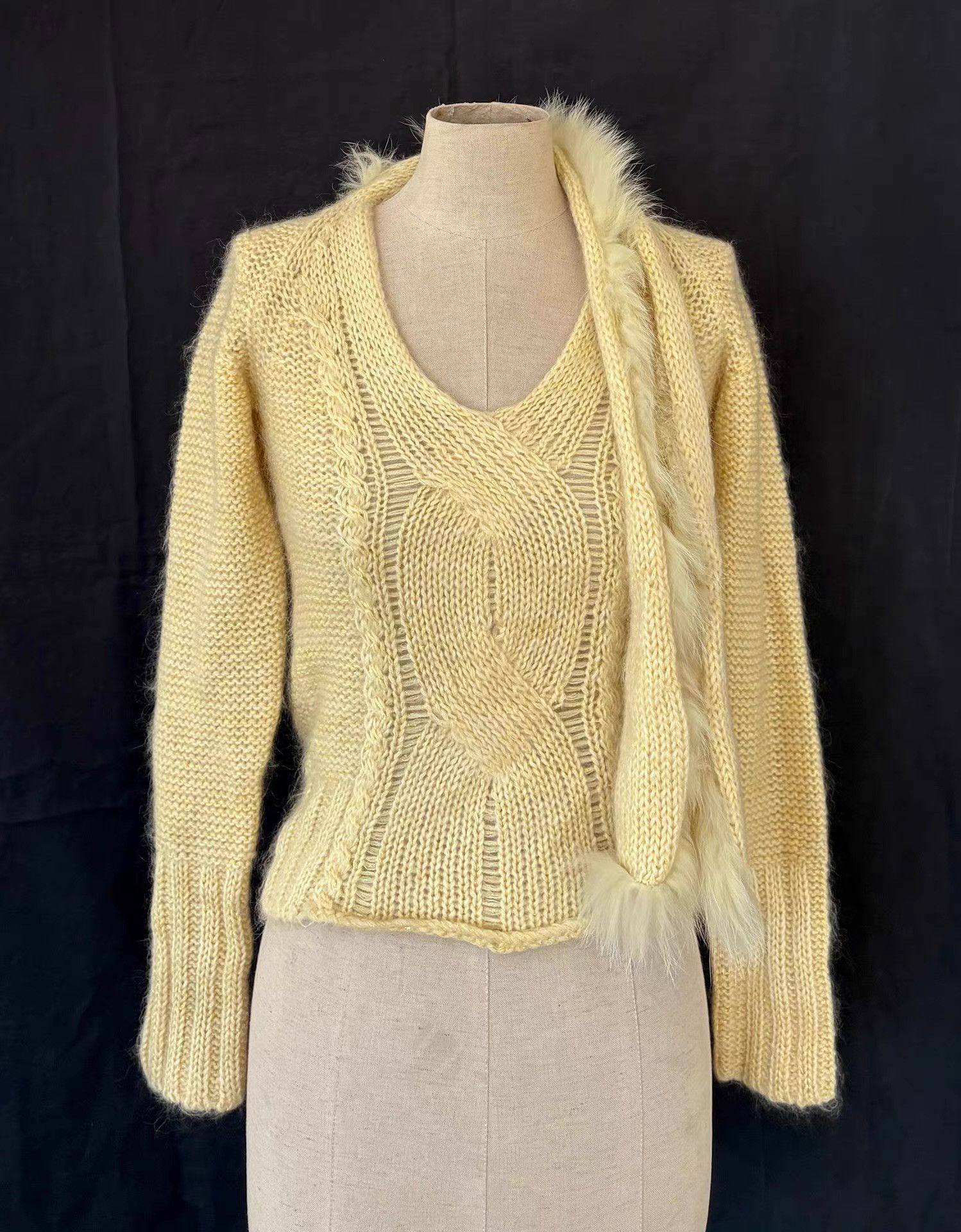 Roberto Cavalli Roberto Cavalli Women's Pale Yellow Knit Sweater Ｑ21 Size S / US 4 / IT 40 - 7 Thumbnail