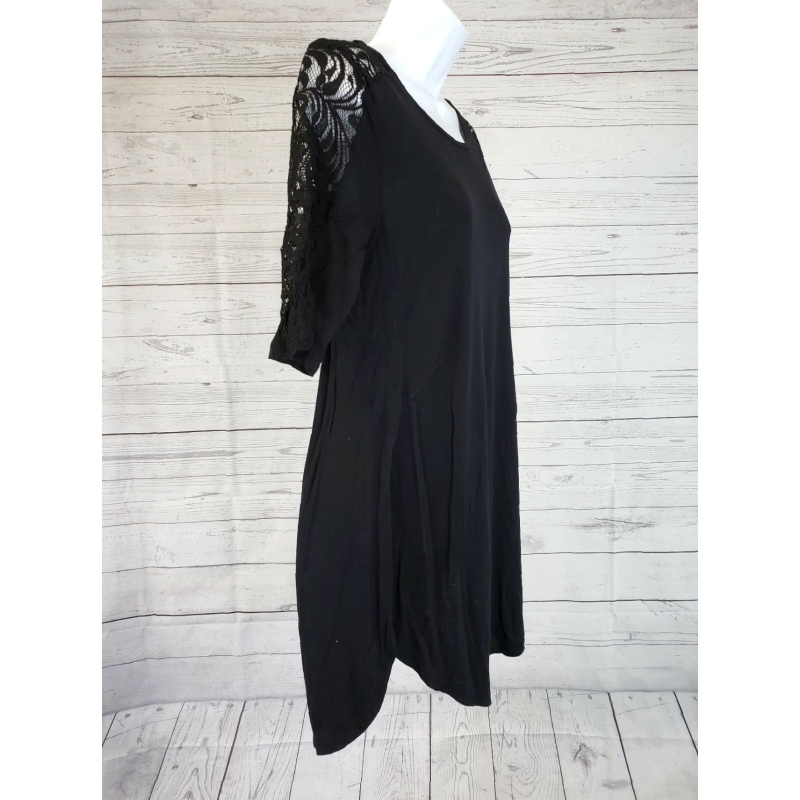 Old Navy Old Navy Womens Blouse Shirt M Black Solid Lace Shoulders Sides Split 100% Rayon Womens Size M / US 6-8 / IT 42-44 - 2 Thumbnail