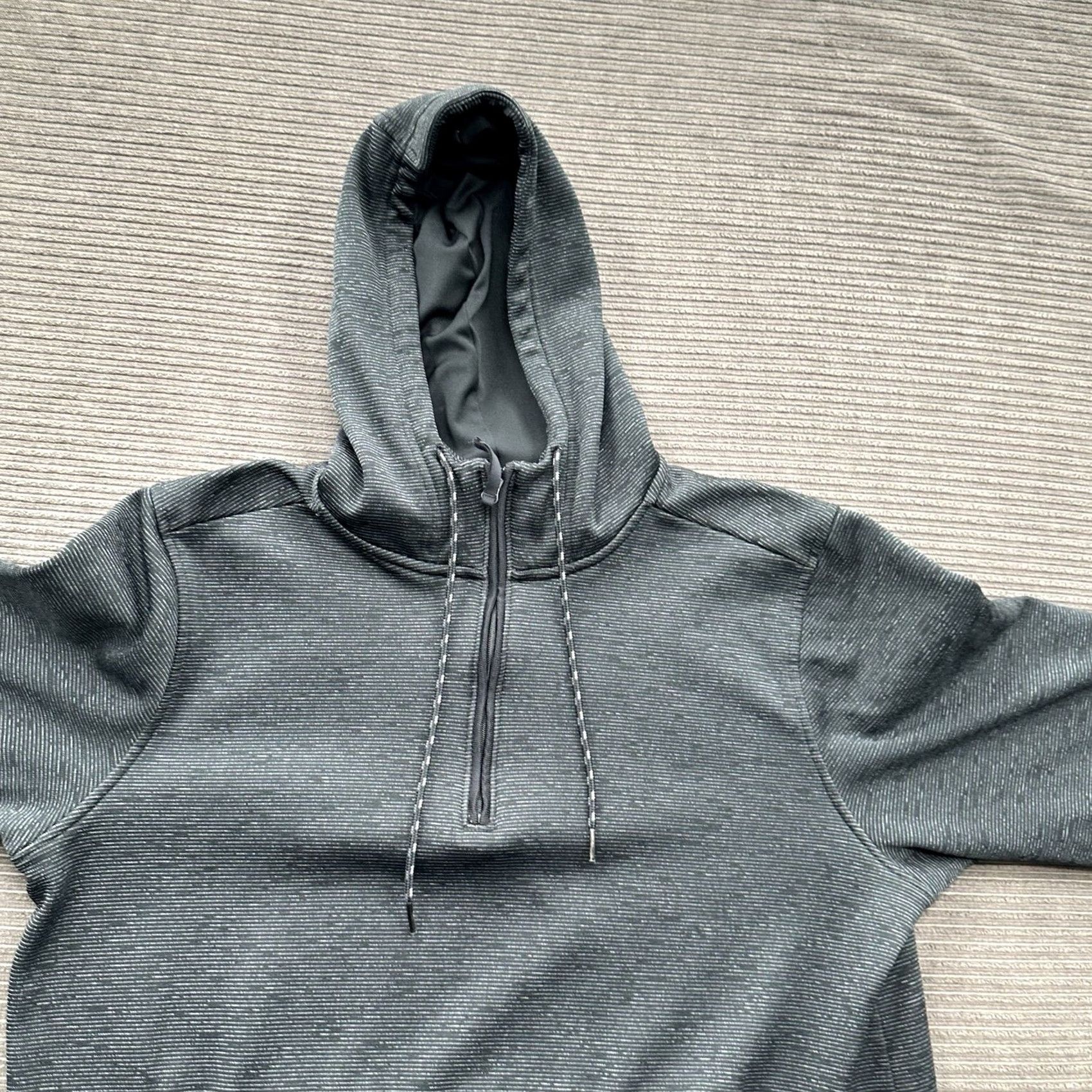 Under Armour Under Armour Hoodie Men M Gray Polyester Gym Training Athletic Pullover Hooded Long Sleeve Size US M / EU 48-50 / 2 - 8 Thumbnail