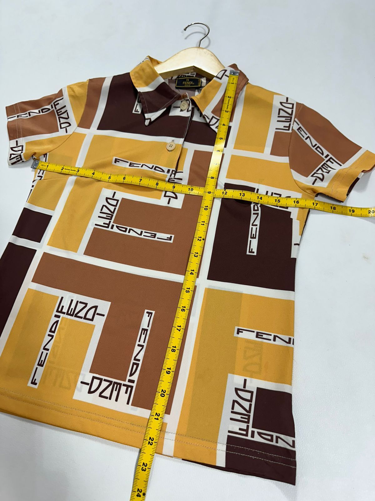 Fendi × Vintage Fendi Polos Logo Font Design Size M / US 6-8 / IT 42-44 - 13 Thumbnail