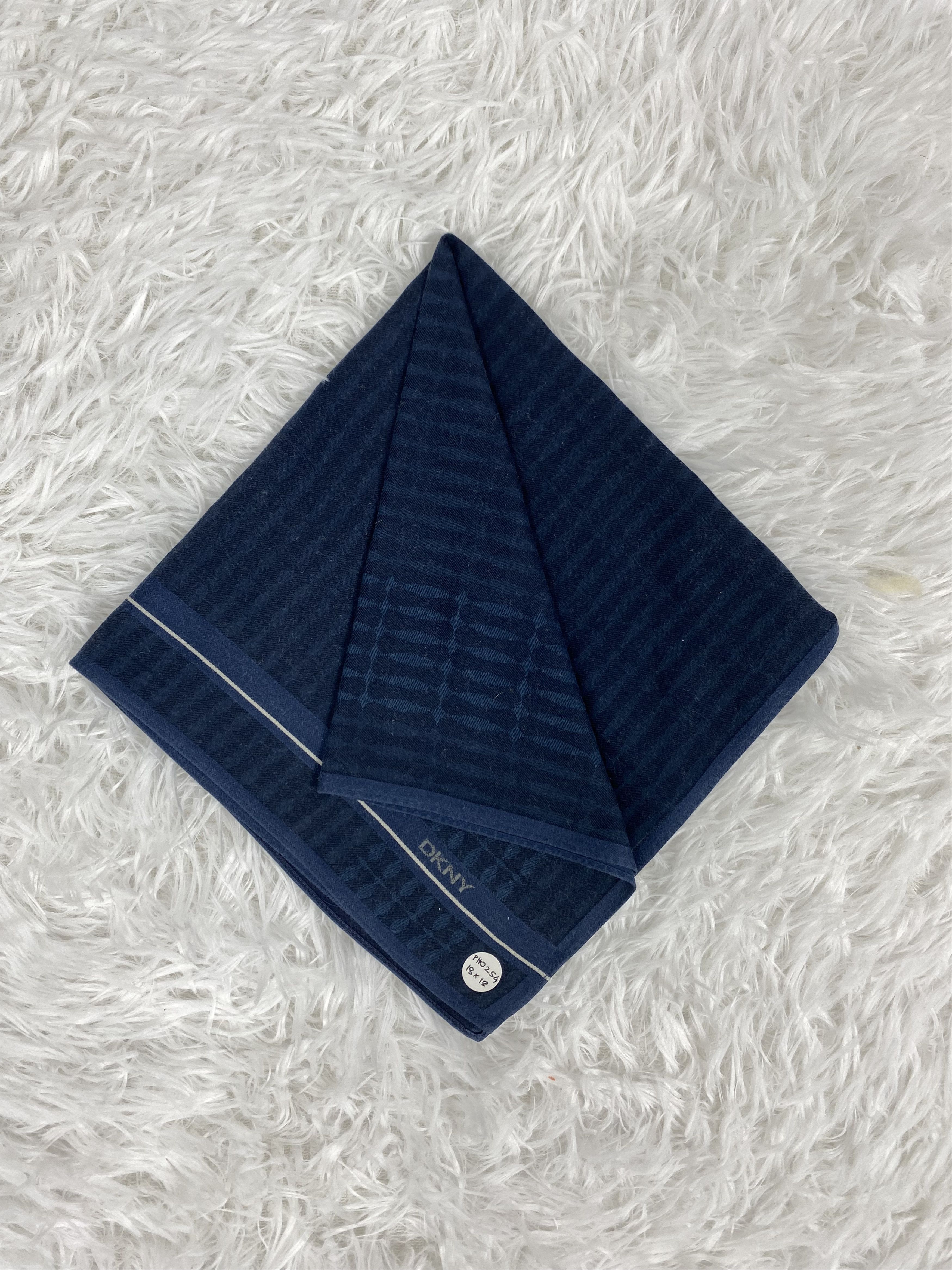 DKNY Vintage DKNY Handkerchief Neckerchief PH0354 Size ONE SIZE - 1 Thumbnail