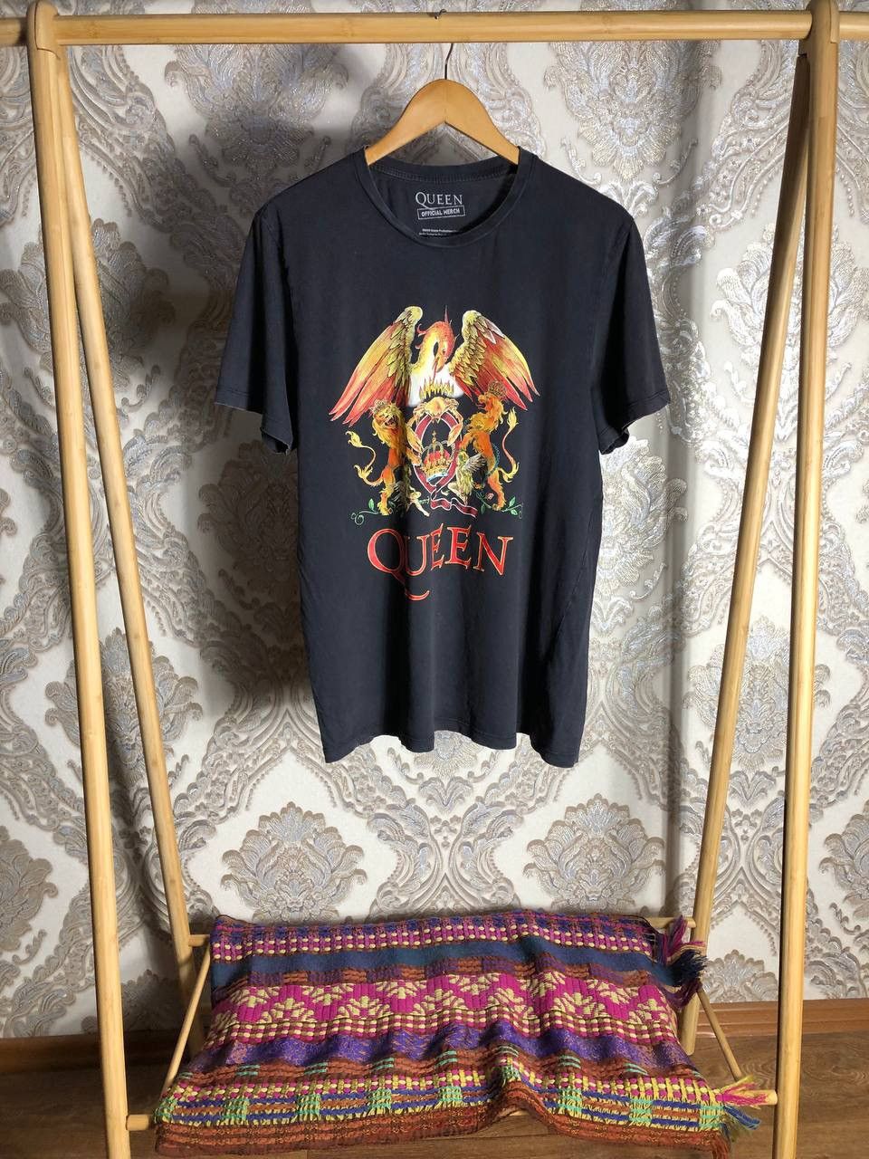 Vintage VERY RARE QUEEN OFFICIAL MERCH TOUR ROCK T-SHIRT Y2K 90s Size US M / EU 48-50 / 2 - 1 Thumbnail