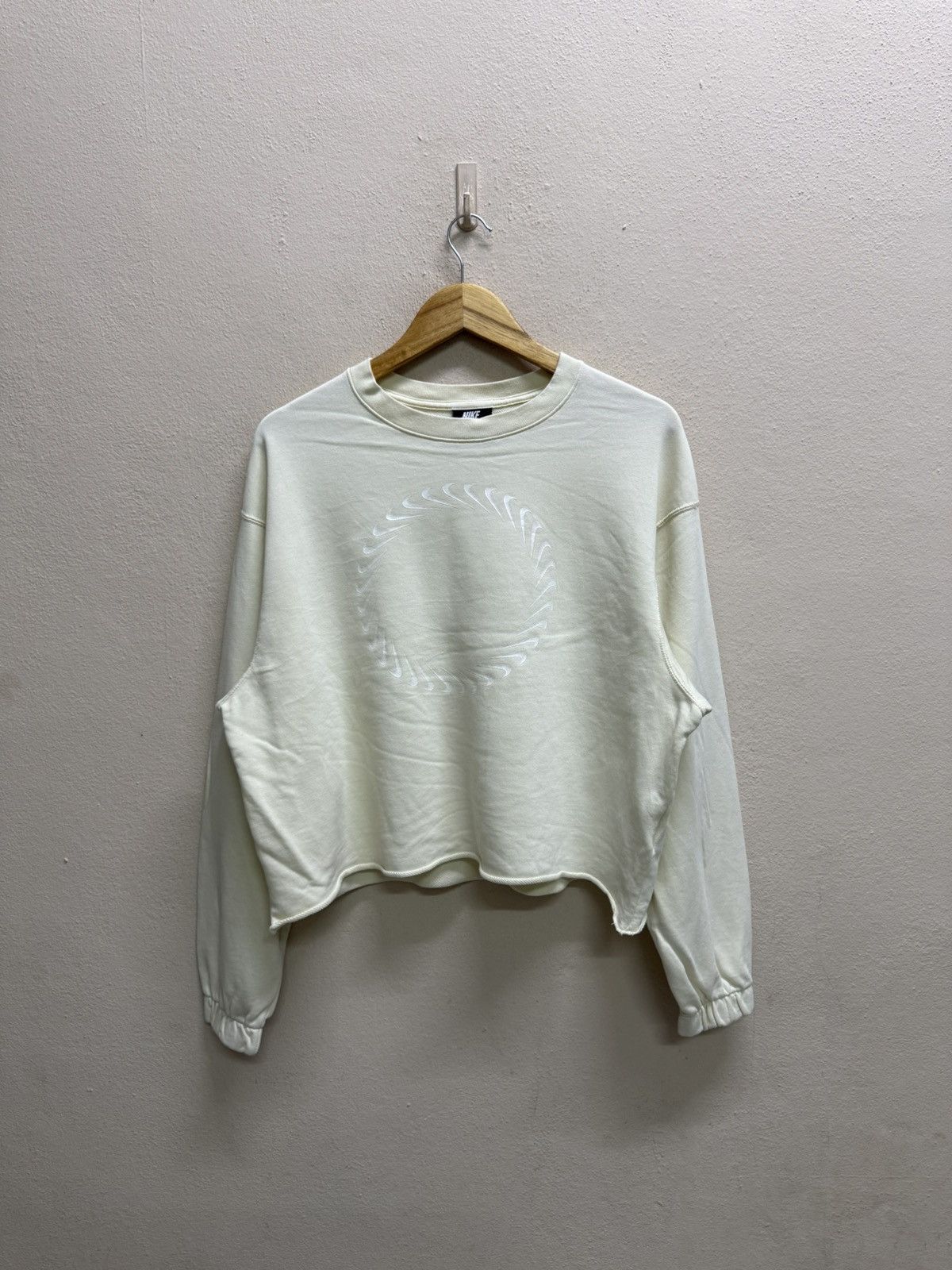 Nike Nike Swoosh Pinwhell Cropped Sweatshirt Size L / US 10 / IT 46 - 18 Thumbnail