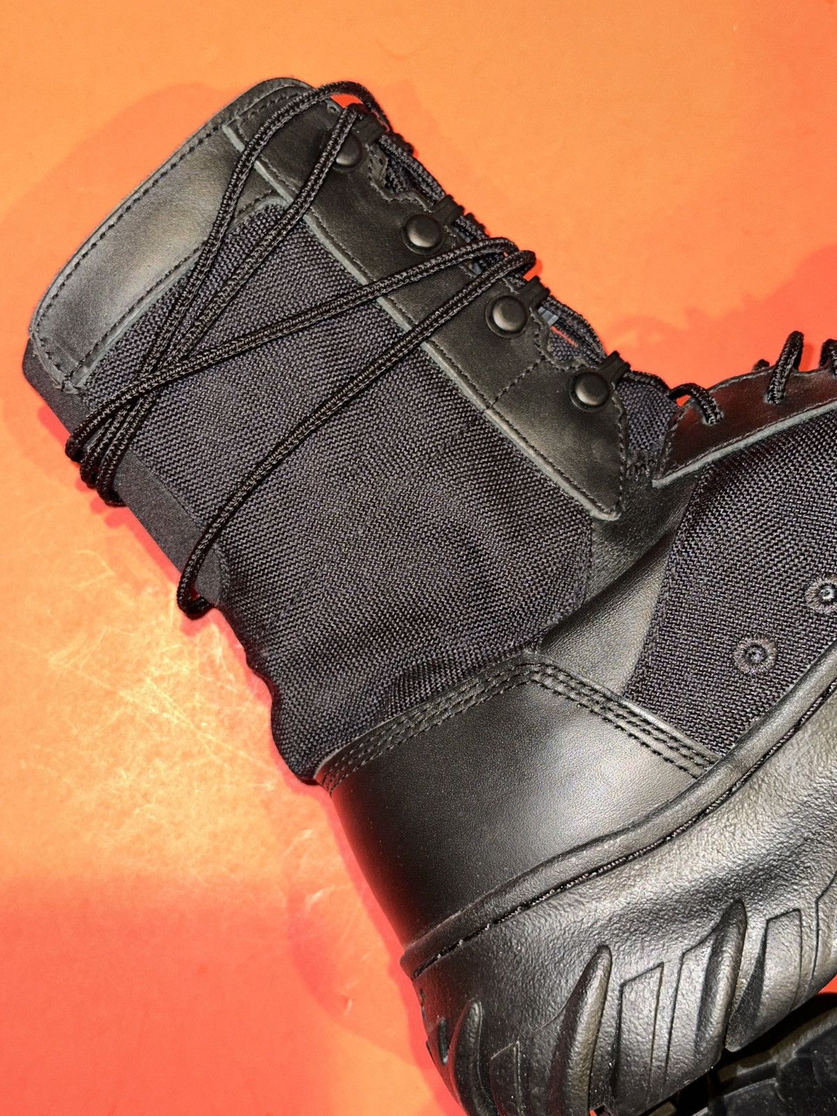 Oakley OAKLEY 8" FIELD ASSAULT BLK LEATHER TACTICAL BOOTS 10US READ Size US 10 / EU 43 - 6 Thumbnail