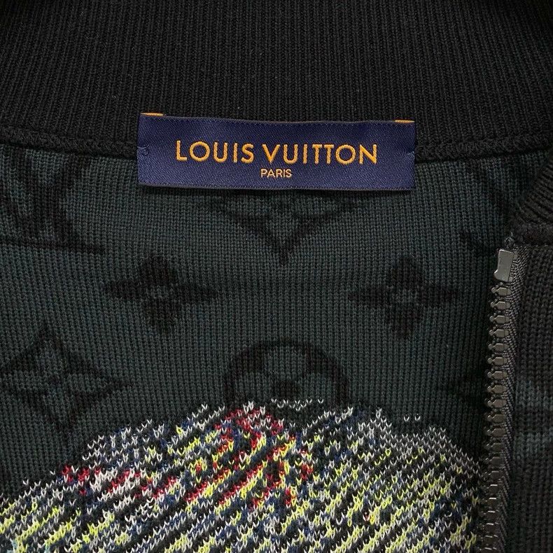 Louis Vuitton Louis Vuitton Black full-print zippered jacket Size US L / EU 52-54 / 3 - 3 Thumbnail