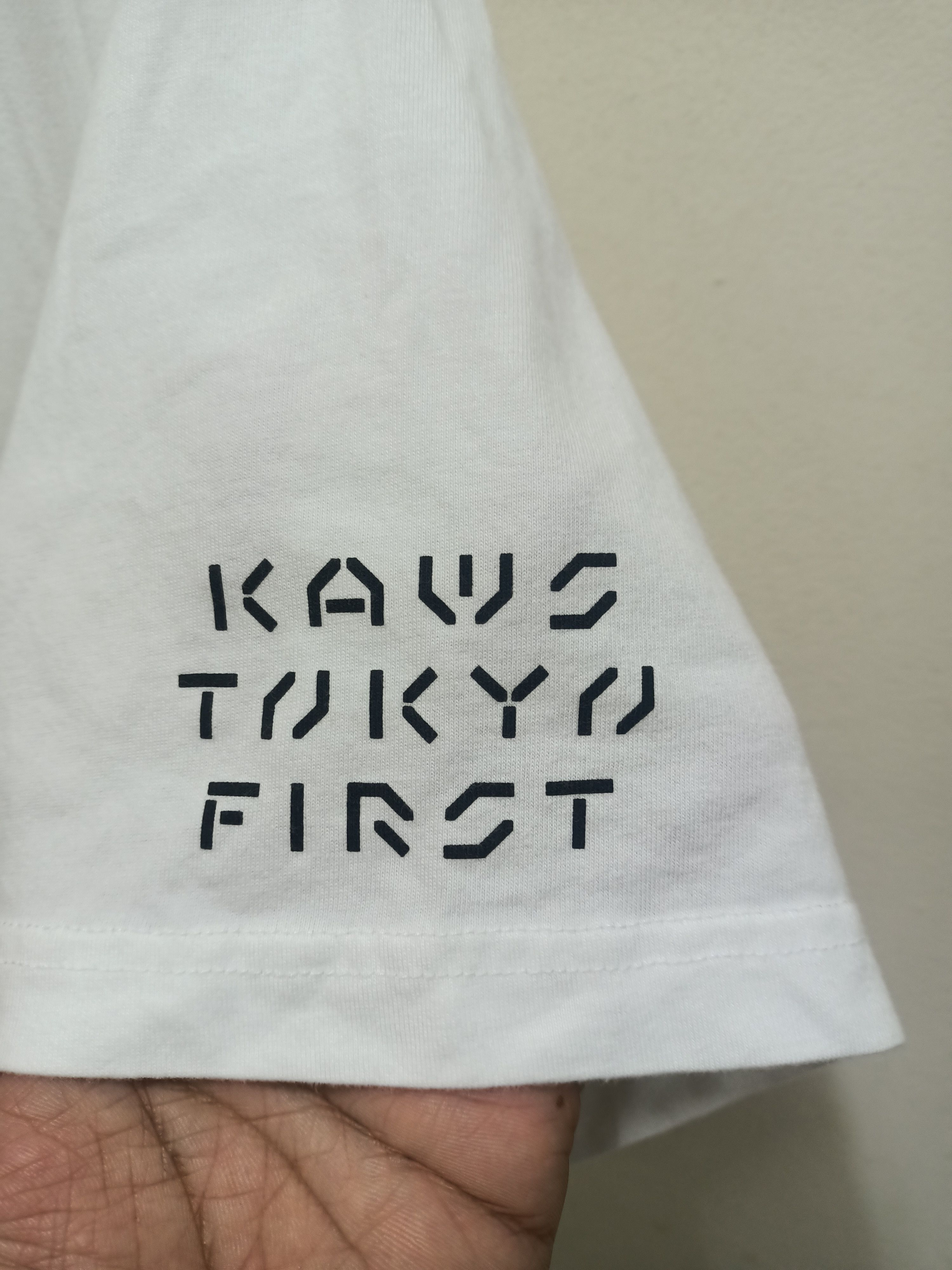 Japanese Brand Kaws Tokyo First t-shirt by Uniqlo Size US XXL / EU 58 / 5 - 3 Thumbnail