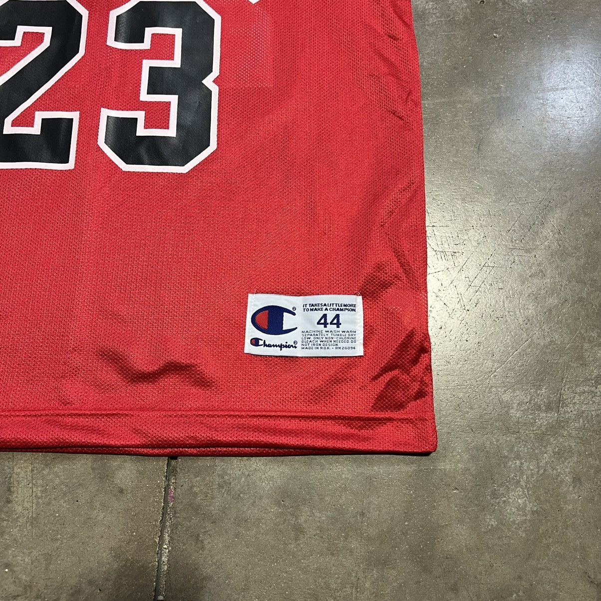Champion Vintage Champion Michael Jordan Basketball Jersey NBA 90s Size US L / EU 52-54 / 3 - 3 Thumbnail