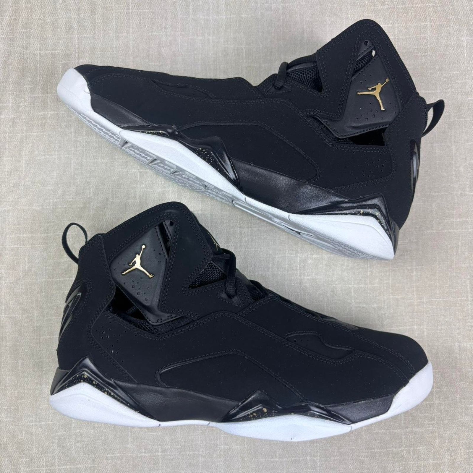 Jordan Brand 🏴‍☠️ 2016 Jordan True Flight “Black” 9.5M Size US 9.5 / EU 42-43 - 2 Thumbnail
