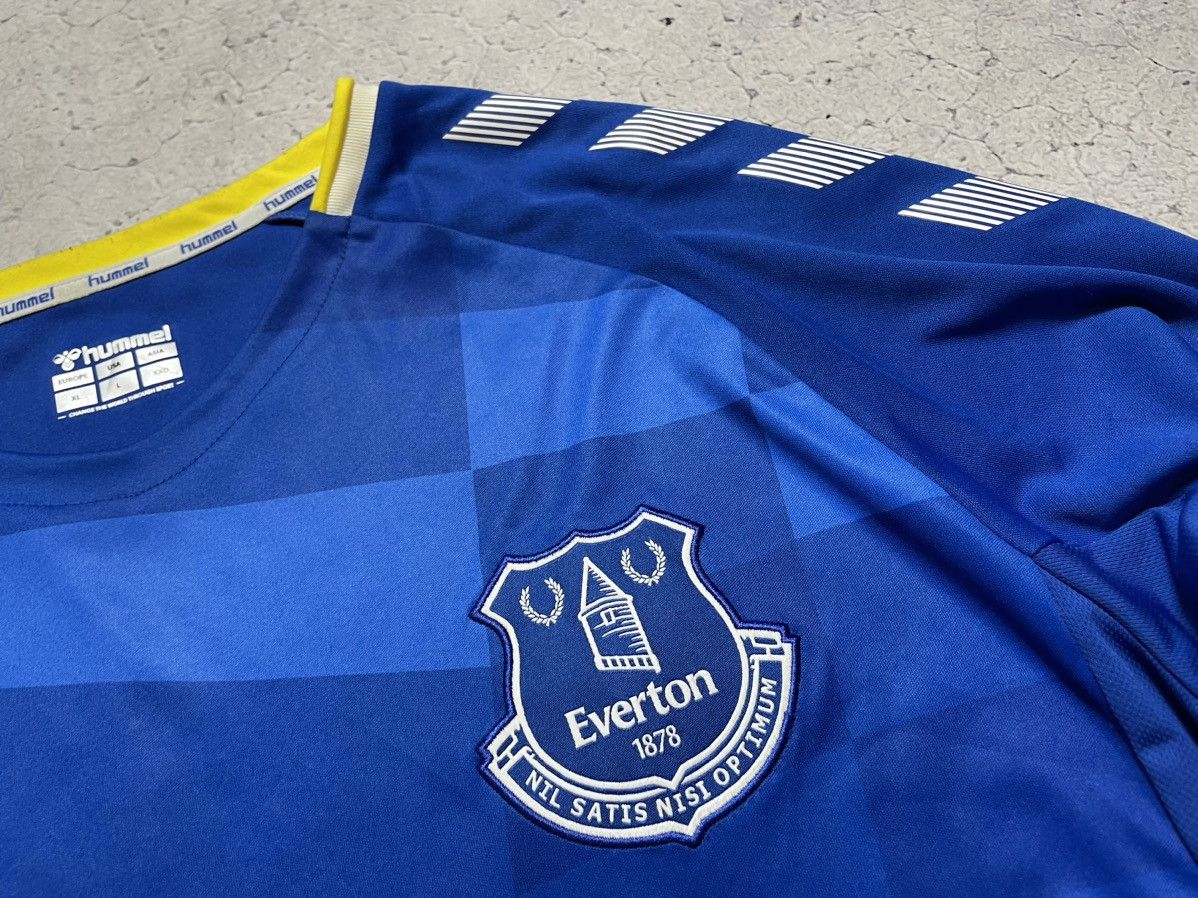 Hummel Hummel FC Everton 2020/2021 Blokecore Football Longsleeve Size US L / EU 52-54 / 3 - 6 Thumbnail
