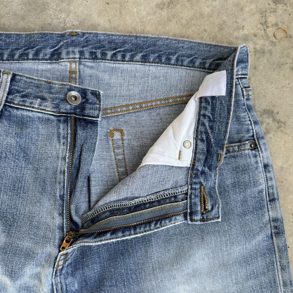 Japanese Brand Vintage Japanese Distressed Faded Stone Wash Denim Jeans Size US 35 - 7 Thumbnail