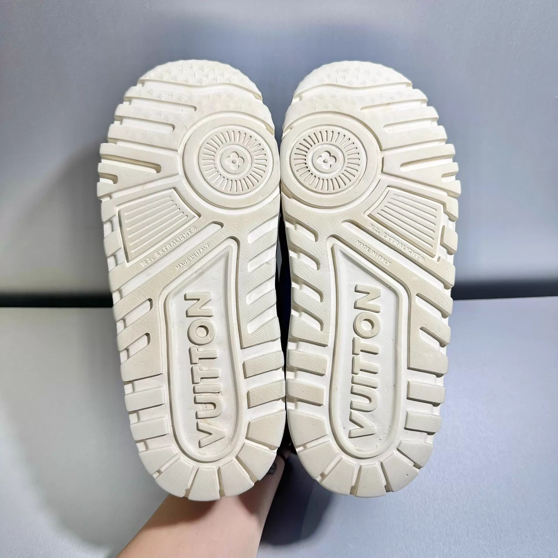 Louis Vuitton LV Trainer Maxi Blue Pangding 7.5/41.5 Excellent Size US 8.5 / EU 41-42 - 7 Thumbnail