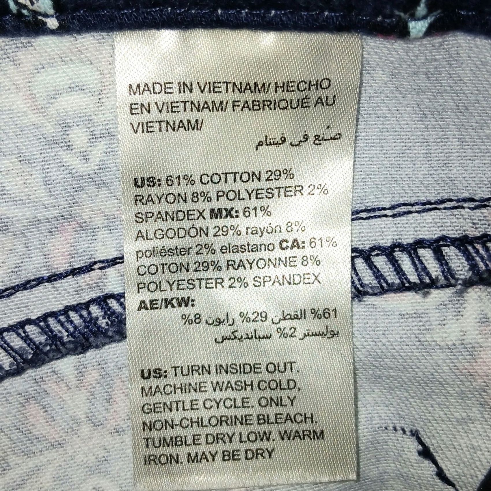 Vintage Chico's So Slim Leg Girlfriend Ankle Pants Women 4R Navy Floral Denim Slimming Stretch Pockets Wrinkle Resistant Casual Size 27" / US 4 / IT 40 - 6 Thumbnail
