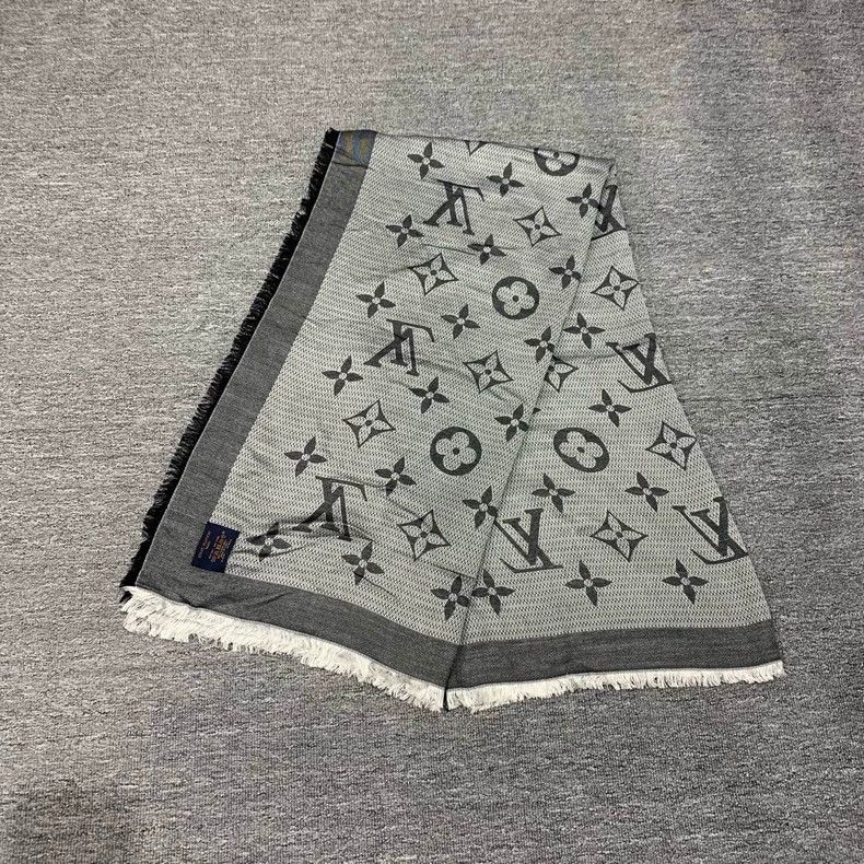 Louis Vuitton Louis Vuitton Grey presbyopic full print scarf Size ONE SIZE - 1 Thumbnail