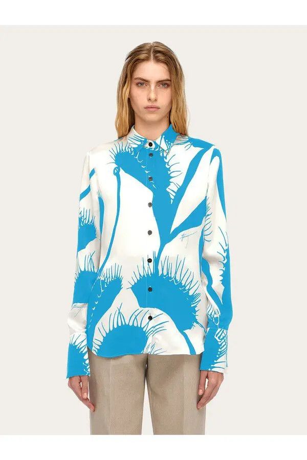 Salvatore Ferragamo o1s1rm0126 Venus Print Silk Shirt in Blue/White Size S / US 4 / IT 40 - 2 Thumbnail