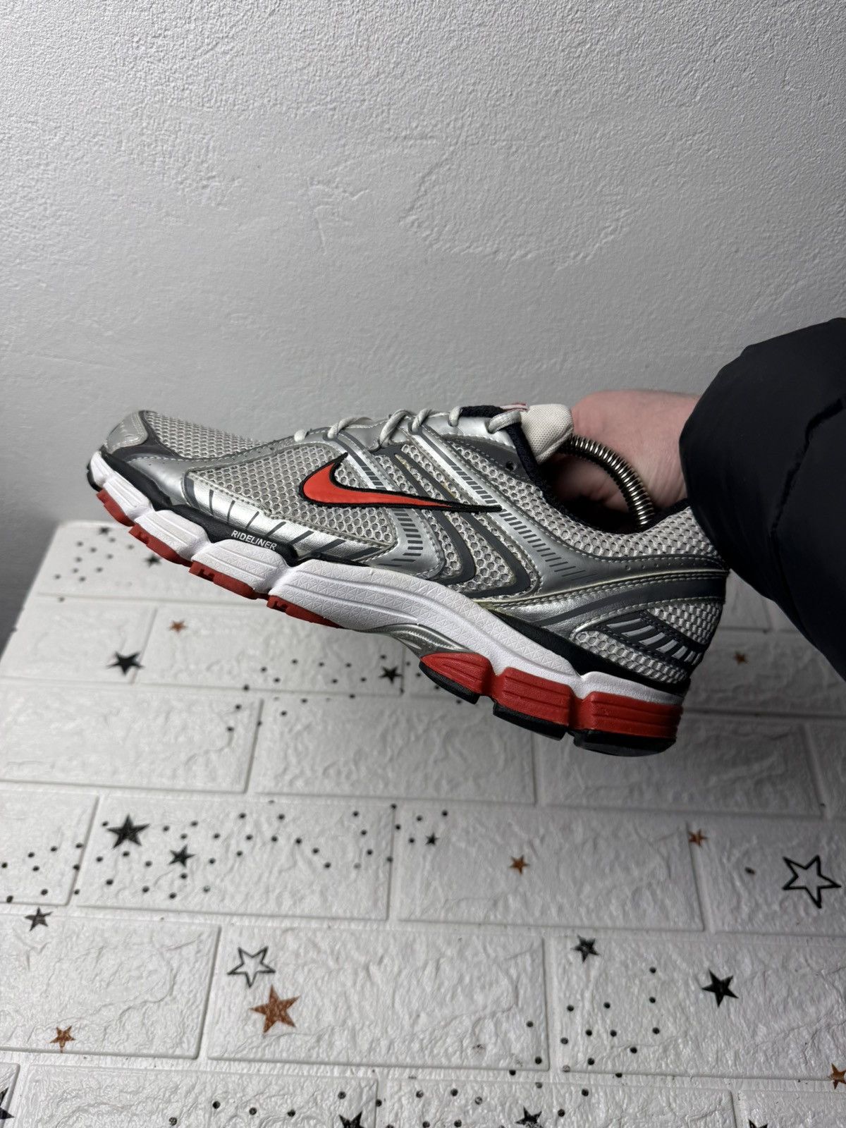 Nike Nike Anodyne Running US9.5 UK8.5 EUR43 Sneakers Silver Size US 9.5 / EU 42-43 - 2 Thumbnail