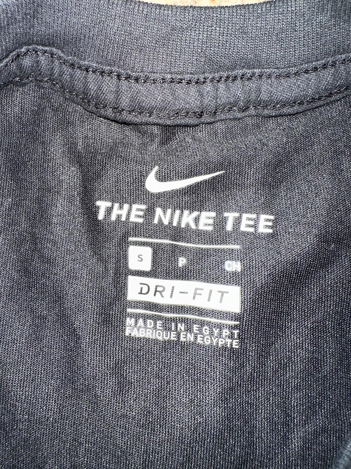 Nike Nike Men's Court Dri-Fit Graphic Black/Gold Tennis T-Shirt Size US S / EU 44-46 / 1 - 3 Thumbnail