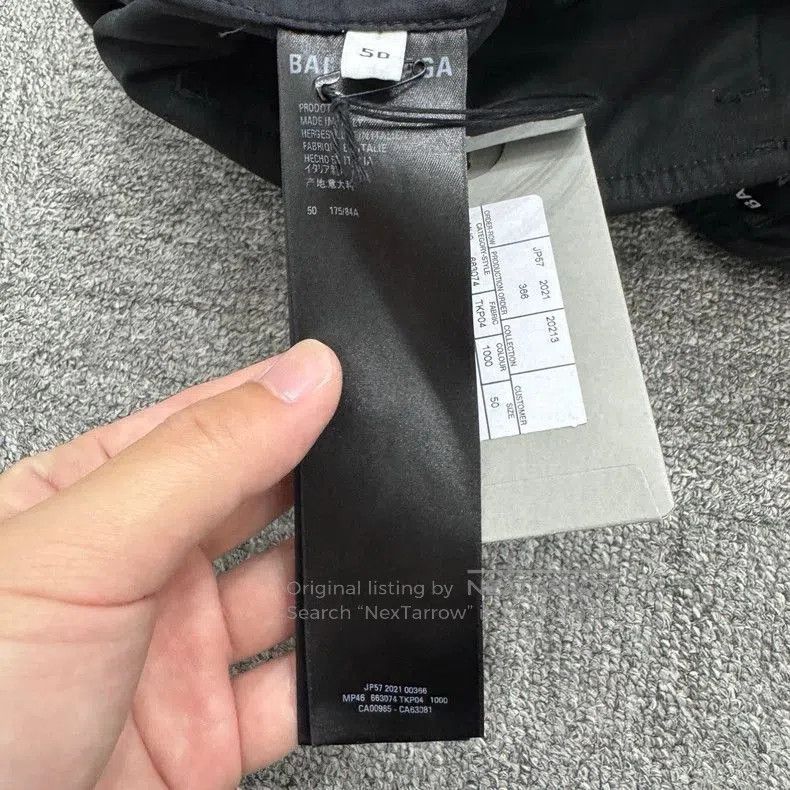 Balenciaga Balenciaga Game Badge Cargo Shorts. Size US 34 / EU 50 - 3 Thumbnail