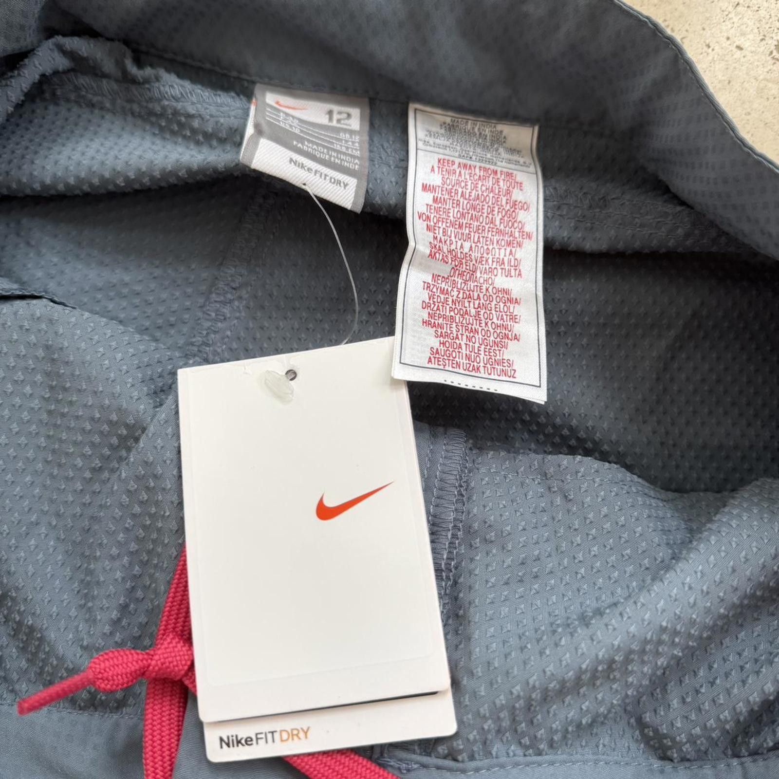 Nike Nike grey cargo pants Size US 30 / EU 46 - 3 Thumbnail