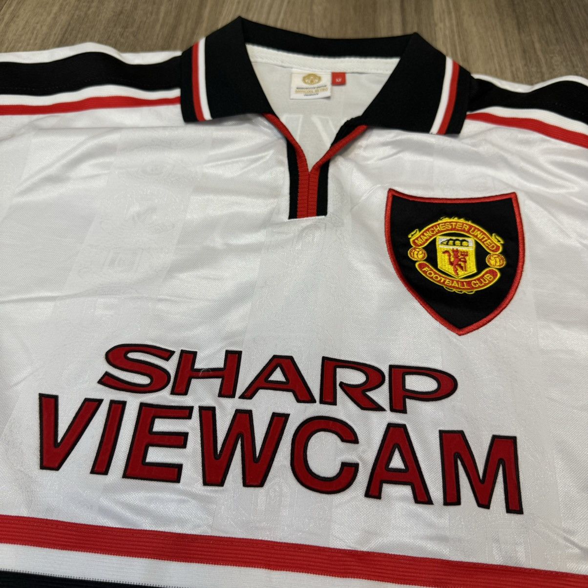 Other Manchester United 97/99 retro away shirt #7 Beckham Size US M / EU 48-50 / 2 - 3 Thumbnail
