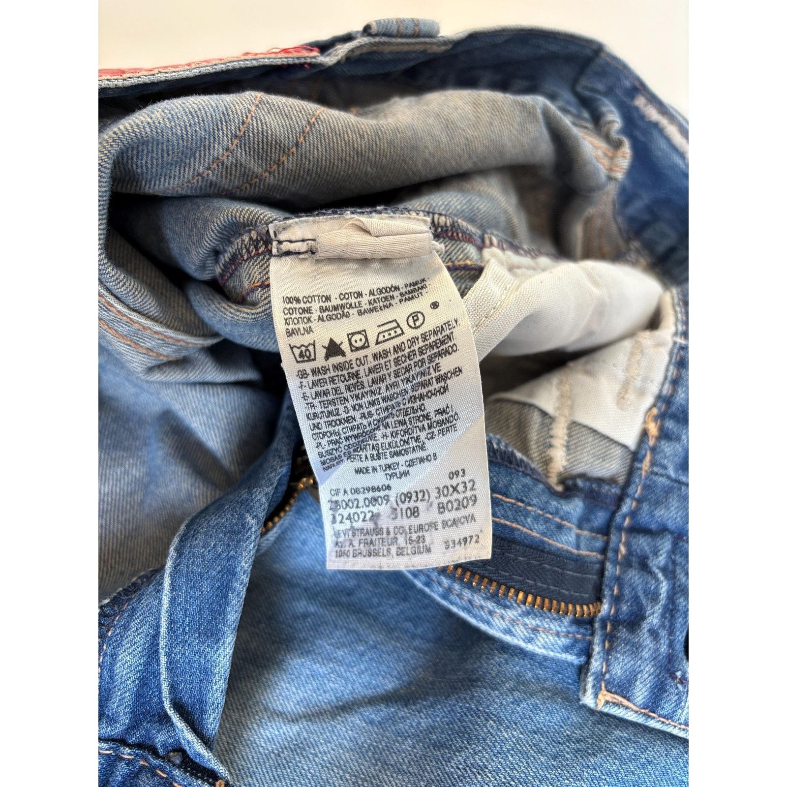 Levi's Vintage Levi’s Red Tab Jeans W30 L32 Blue Denim Y2K Size US 30 / EU 46 - 8 Thumbnail