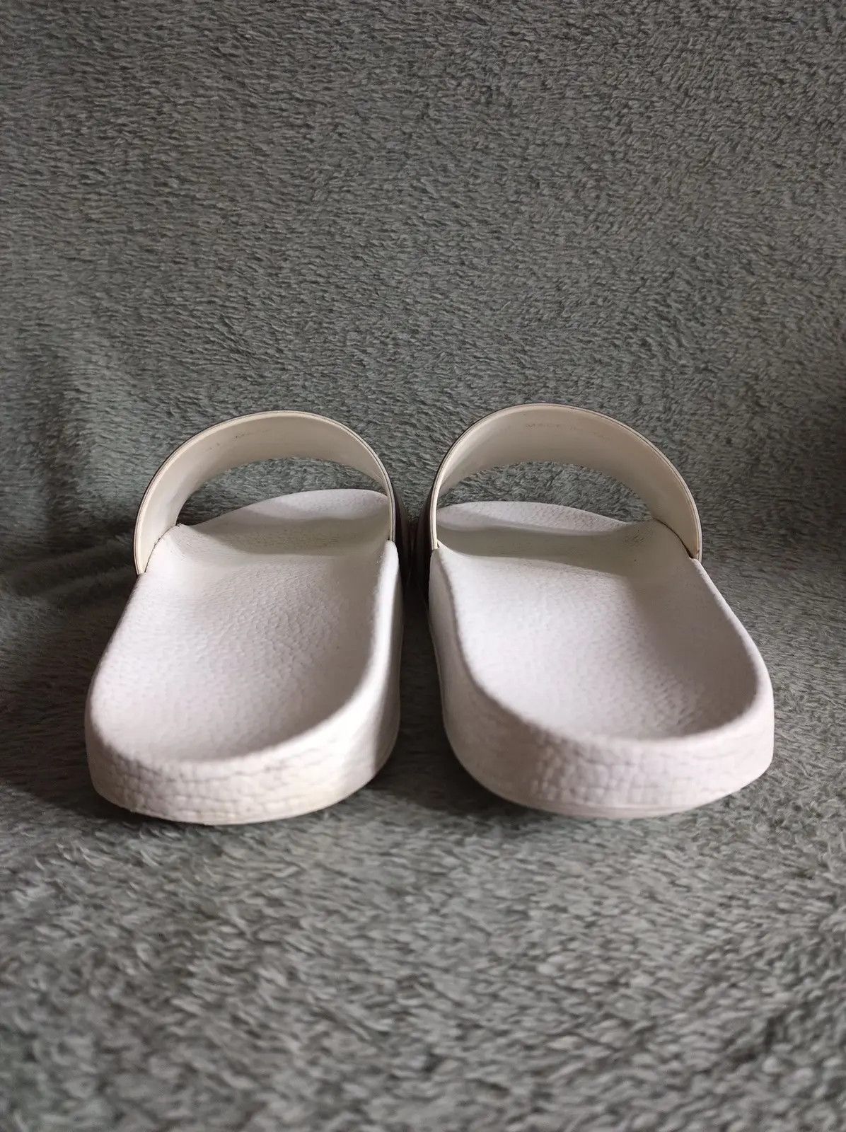 Moncler MONCLER Basile Logo-Embossed Striped Rubber Slides EU 41 Size US 8 / EU 41 - 9 Thumbnail