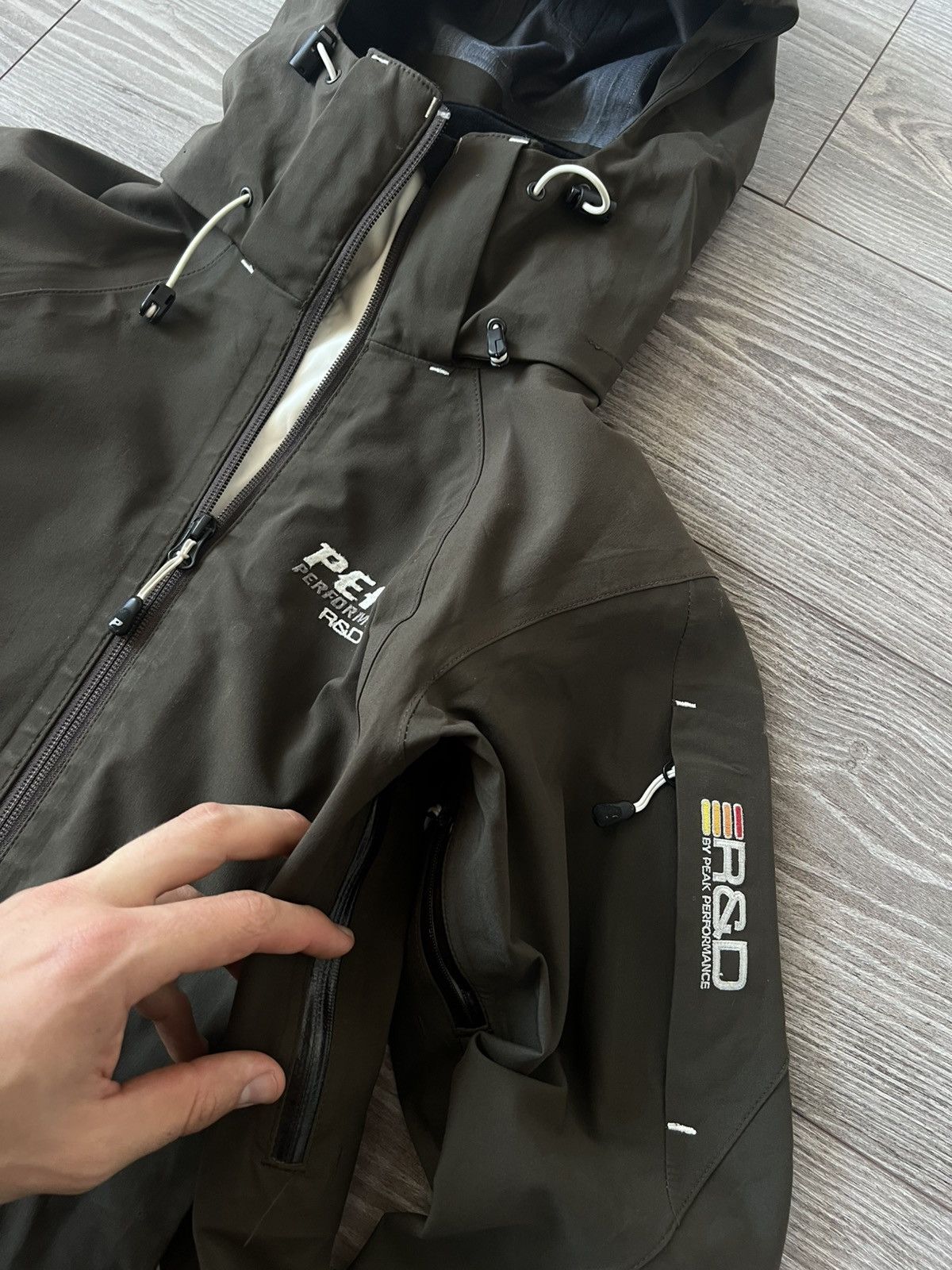 Peak Performance Peak Performance Gore-Tex Knit R&D Recco Soft Shell Jacket Size S / US 4 / IT 40 - 13 Thumbnail