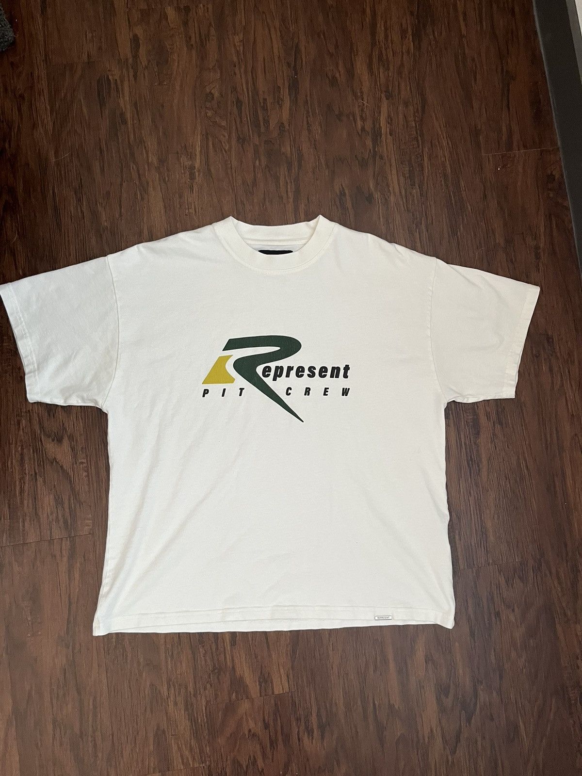 RACER PIT CREW REPRESENT