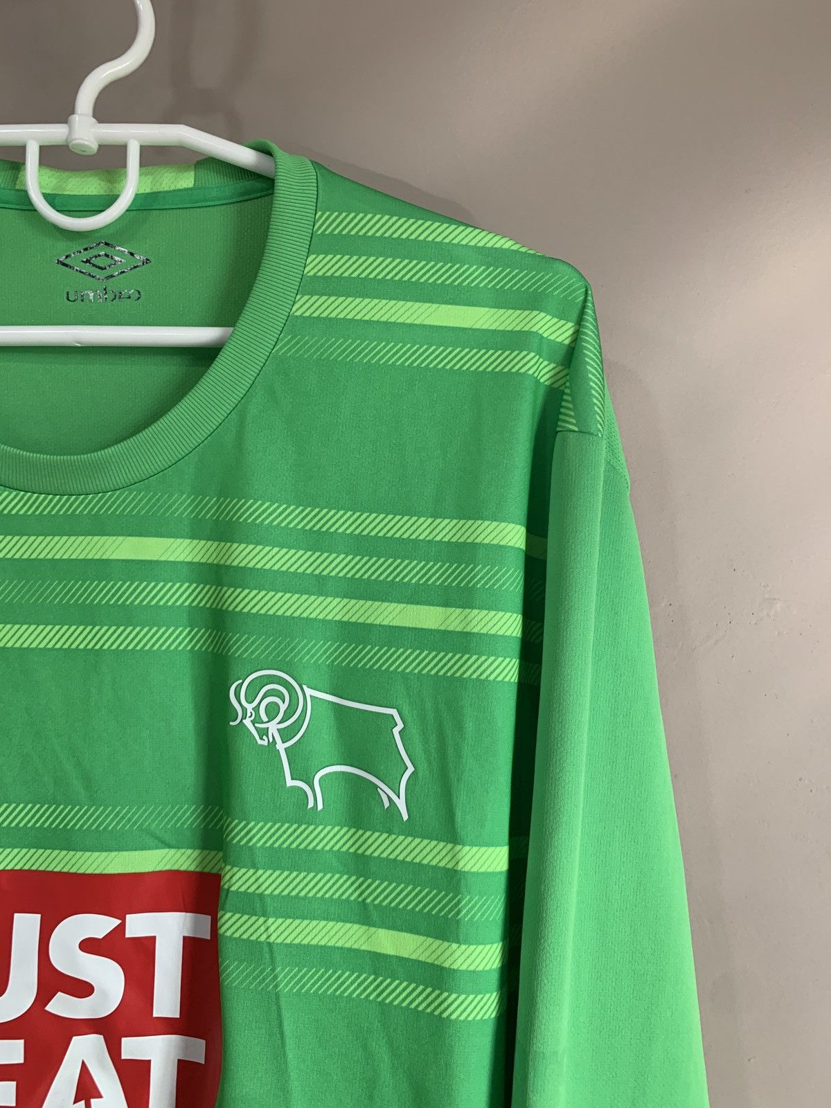 Umbro Derby County Goalkeeper Football Shirt Umbro Soccer Jersey Size US XXL / EU 58 / 5 - 4 Thumbnail