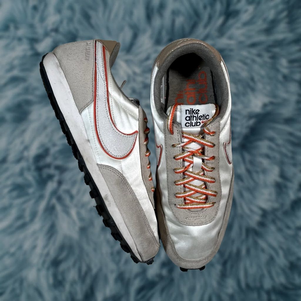 Nike Womens Nike DN3399-100 DBreak-Type SE 'Sail Rush Orange' sz 10 / 8.5 MENS Size US 9 / IT 39 - 1 Thumbnail