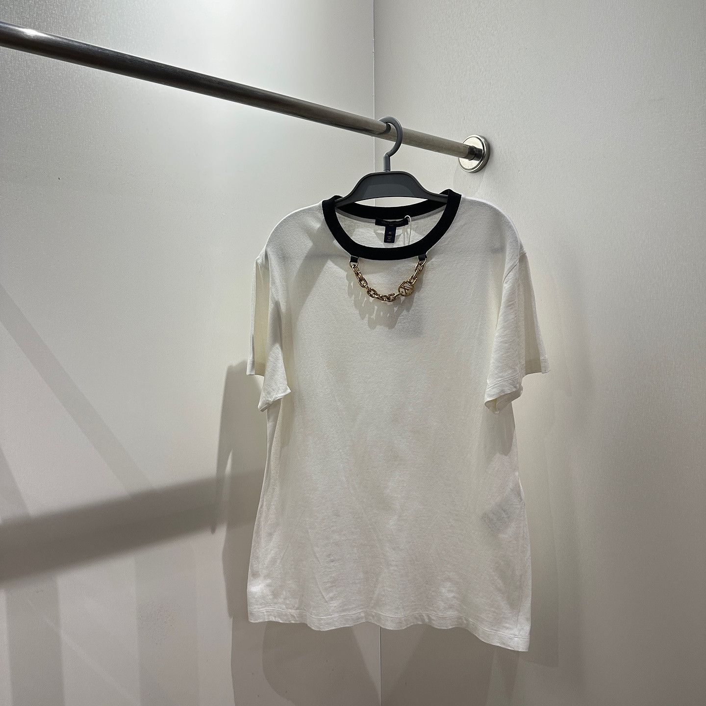 Louis Vuitton Louis Vuitton Chain Detail Short Sleeve T-Shirt Size XL Size XL / US 12-14 / IT 48-50 - 1 Thumbnail
