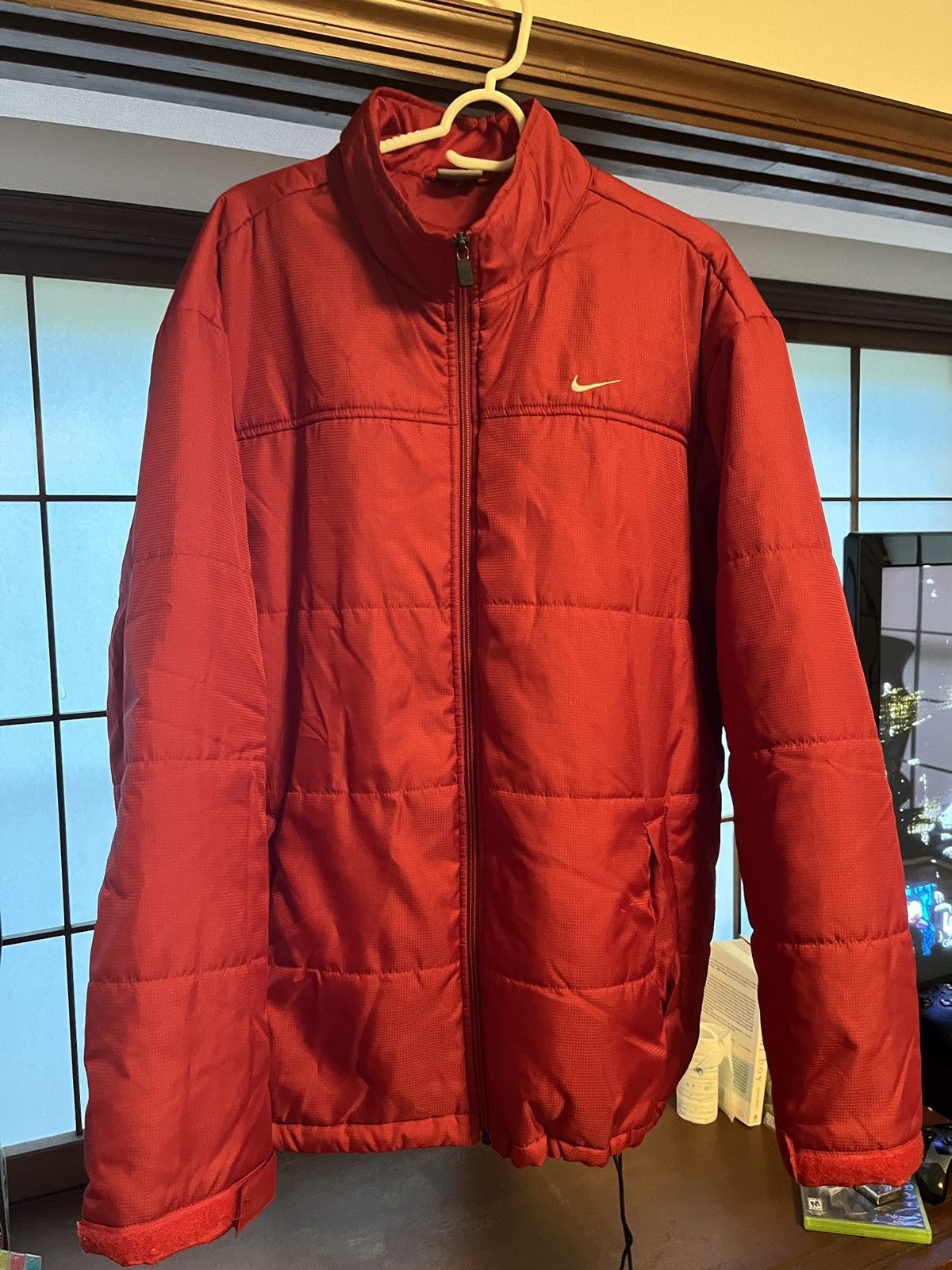 Nike Vintage Nike red puffer jacket Size US L / EU 52-54 / 3 - 1 Thumbnail