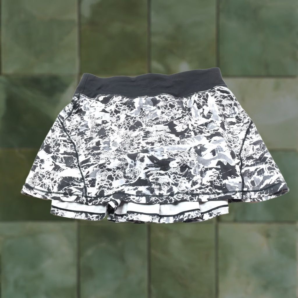 Lululemon Lululemon Circuit Breaker Skort Womens 4 Tall Black White Lightweight Stretch Athletic Short Skirt Golf Running tennis Women's Girls Size ONE SIZE - 1 Thumbnail