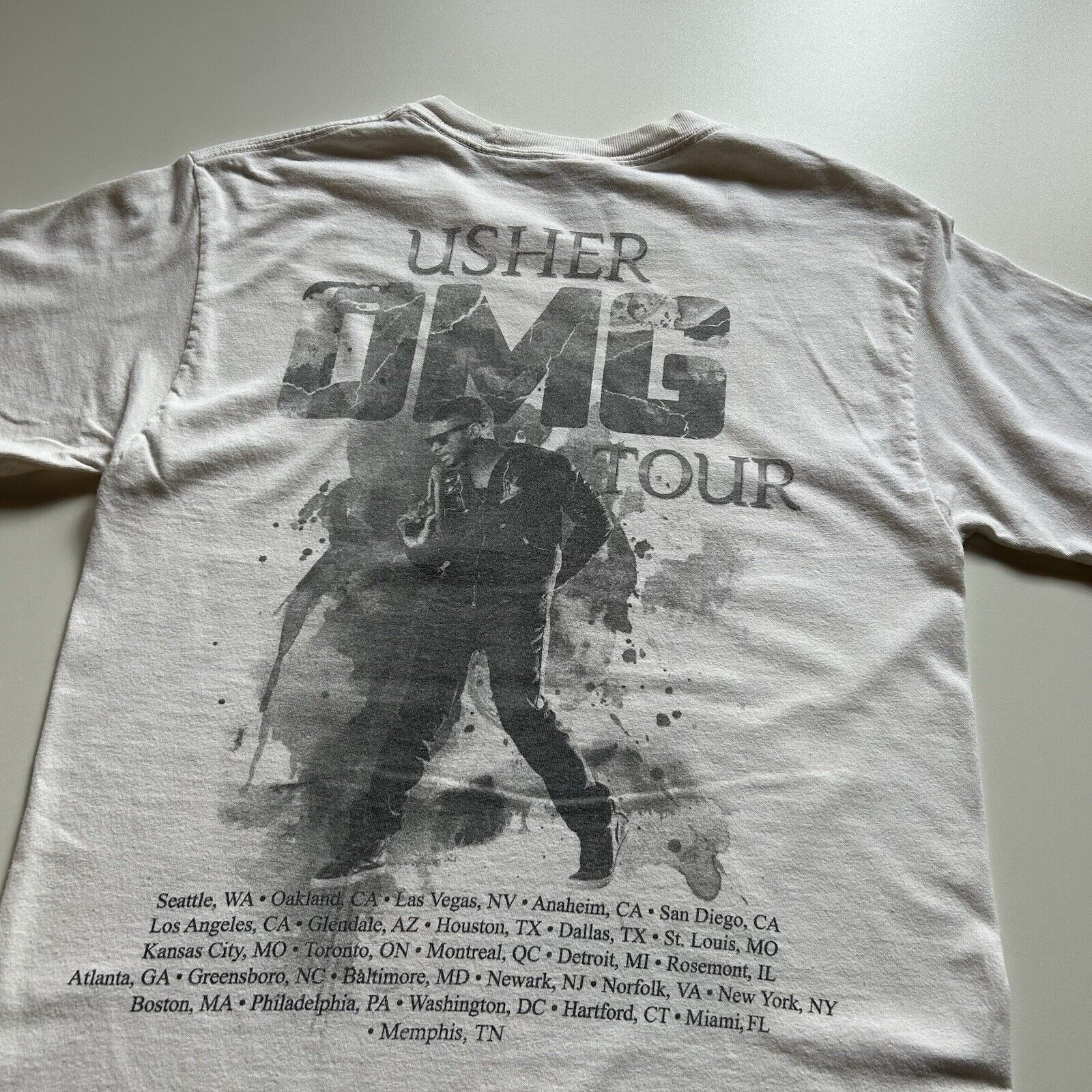 Band Tees Vintage 2000s Usher OMG Tour R&B Graphic T Shirt Men's Small Size US S / EU 44-46 / 1 - 4 Thumbnail
