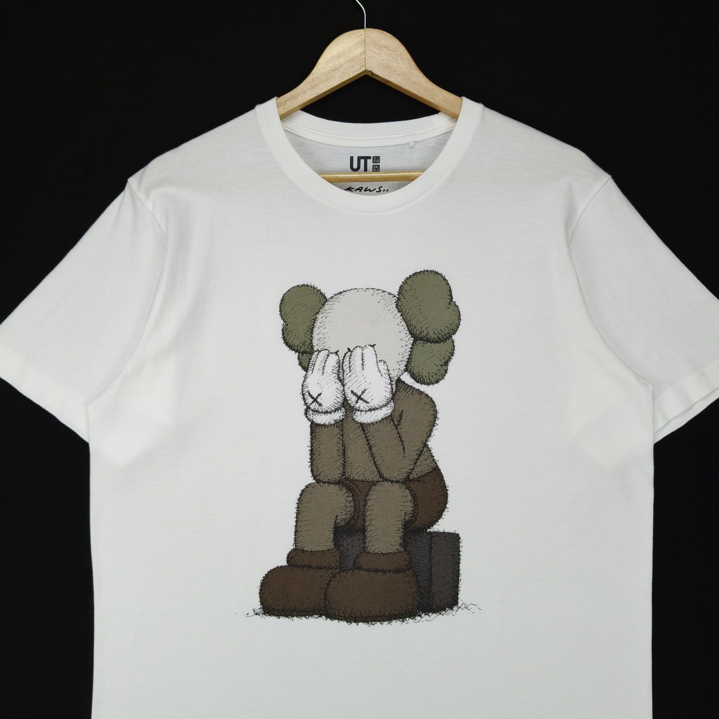 Kaws Kaws Uniqlo Crying Passing Through Flayed Clown Tee Shirt Size US XL / EU 56 / 4 - 1 Thumbnail